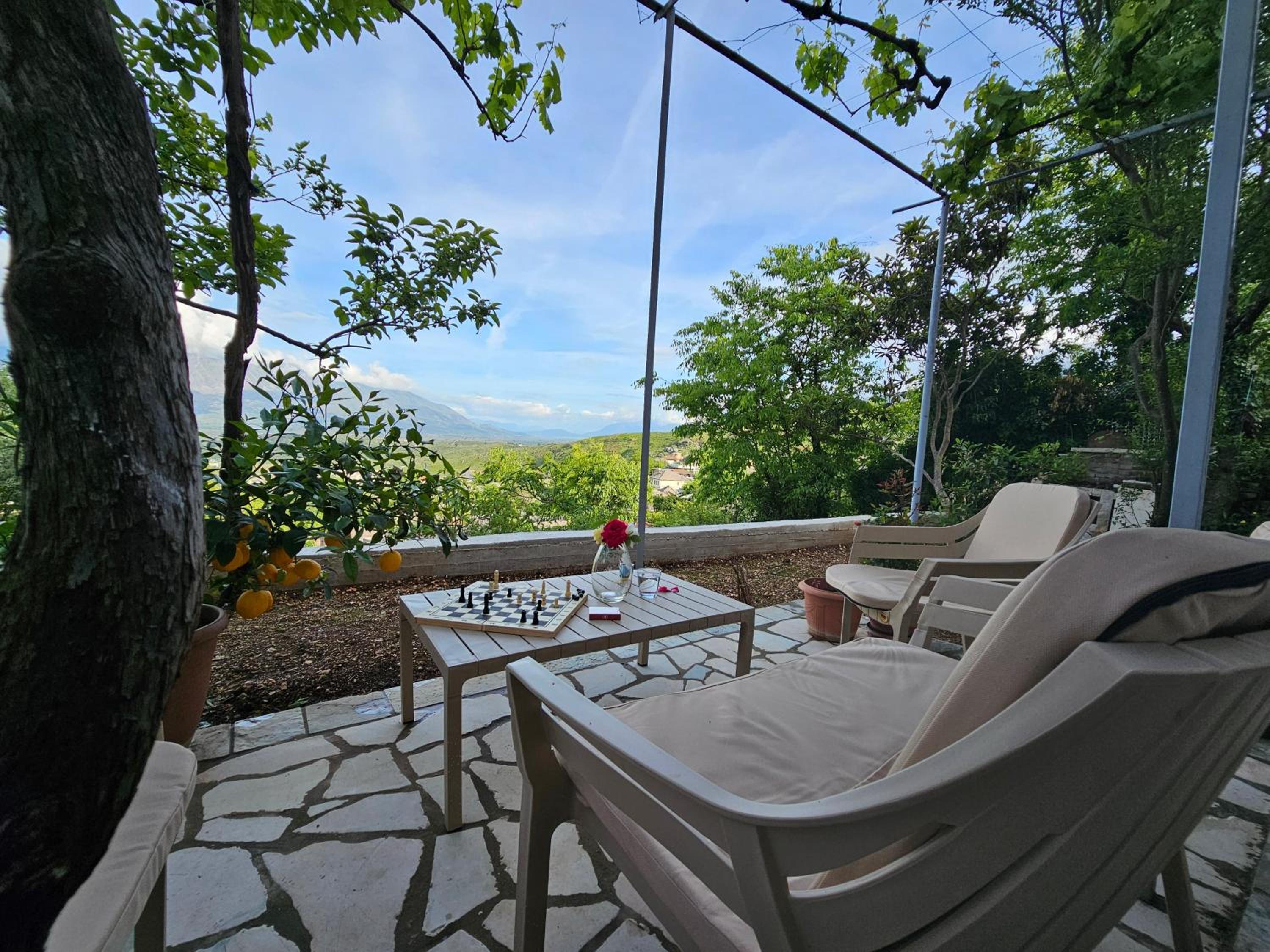Lemon Garden Apartment-Hot Tub Jacuzzi
