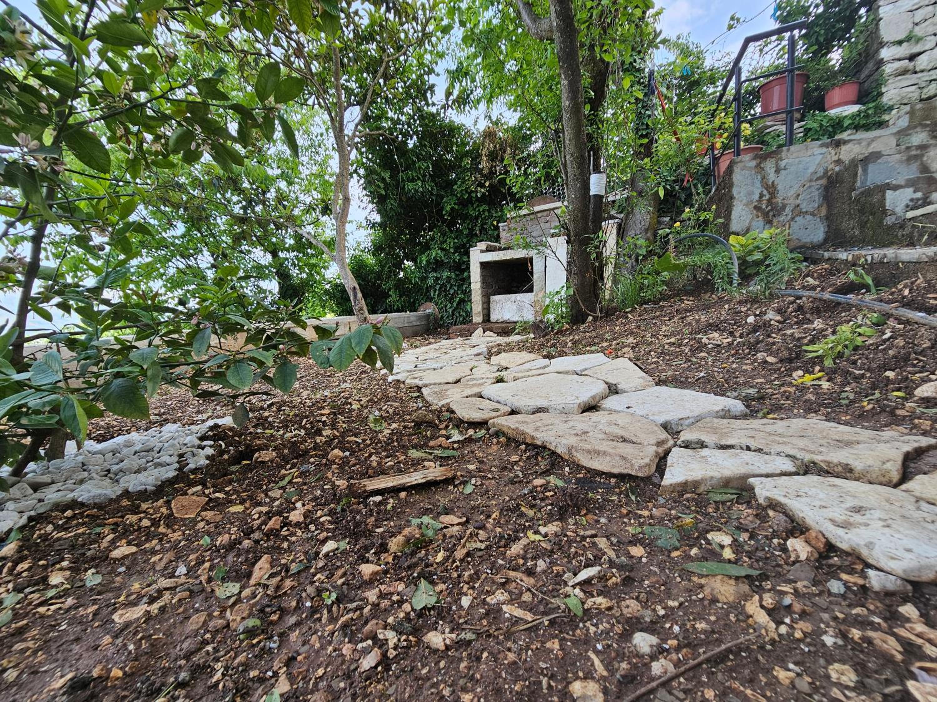Lemon Garden Apartment-Hot Tub Jacuzzi
