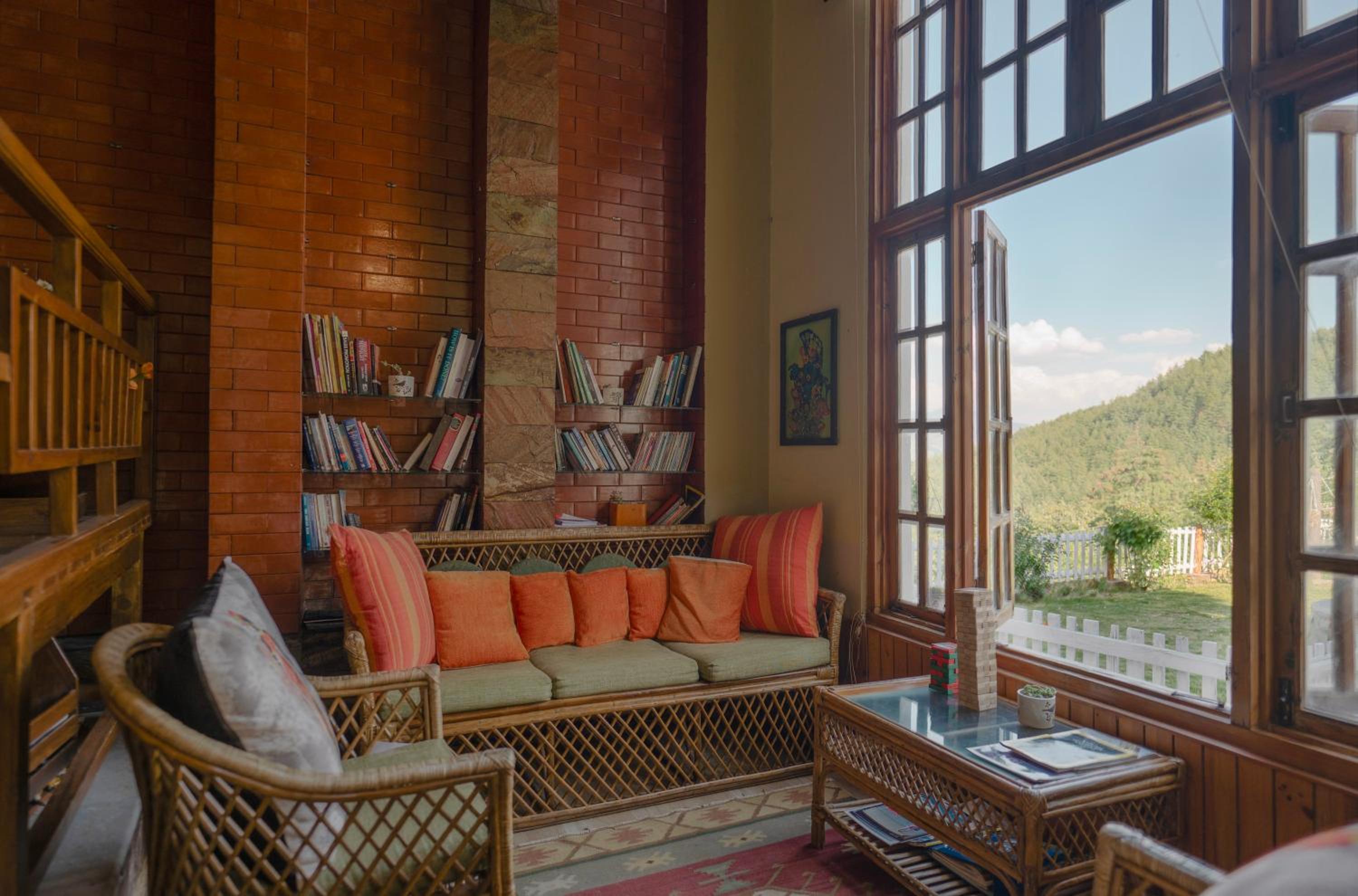 SaffronStays Shelapani