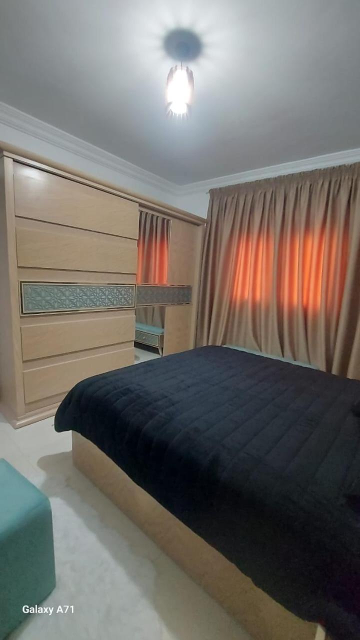 European Style brand new 2 bed room apartment Eamar tower 2 view 5