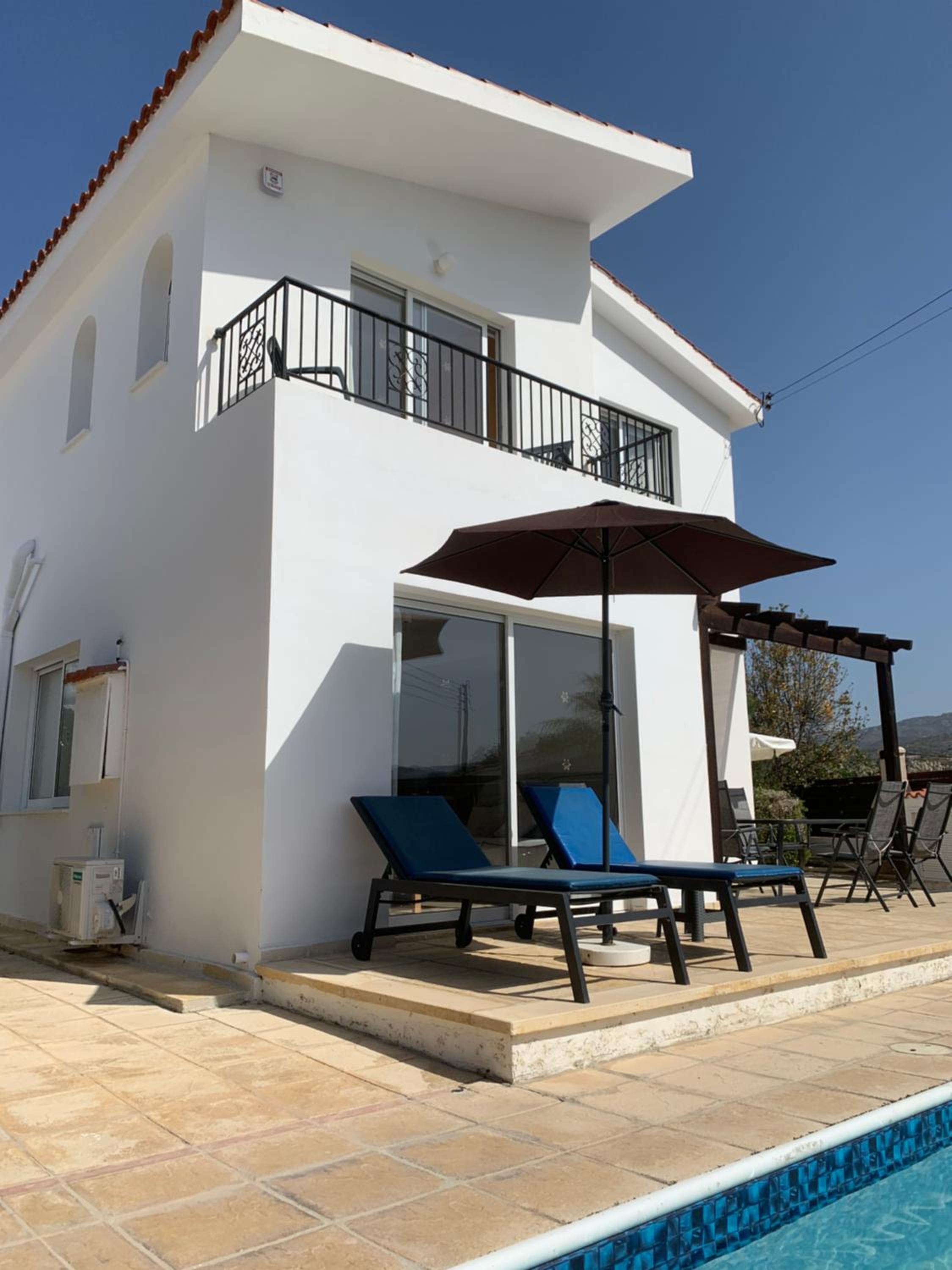 Coral Bay Sunbeam Villa - No Car Needed!