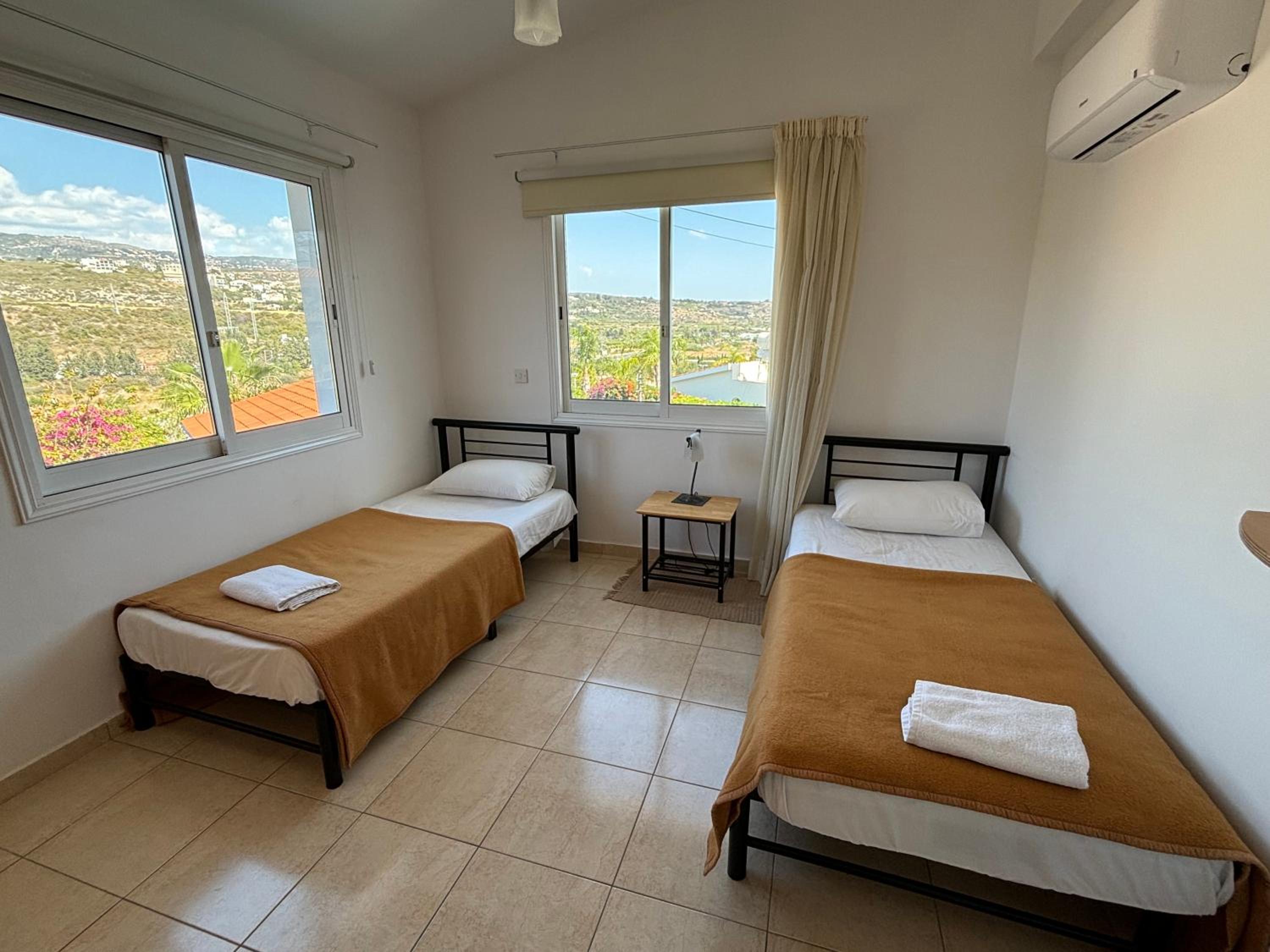 Coral Bay Sunbeam Villa - No Car Needed!