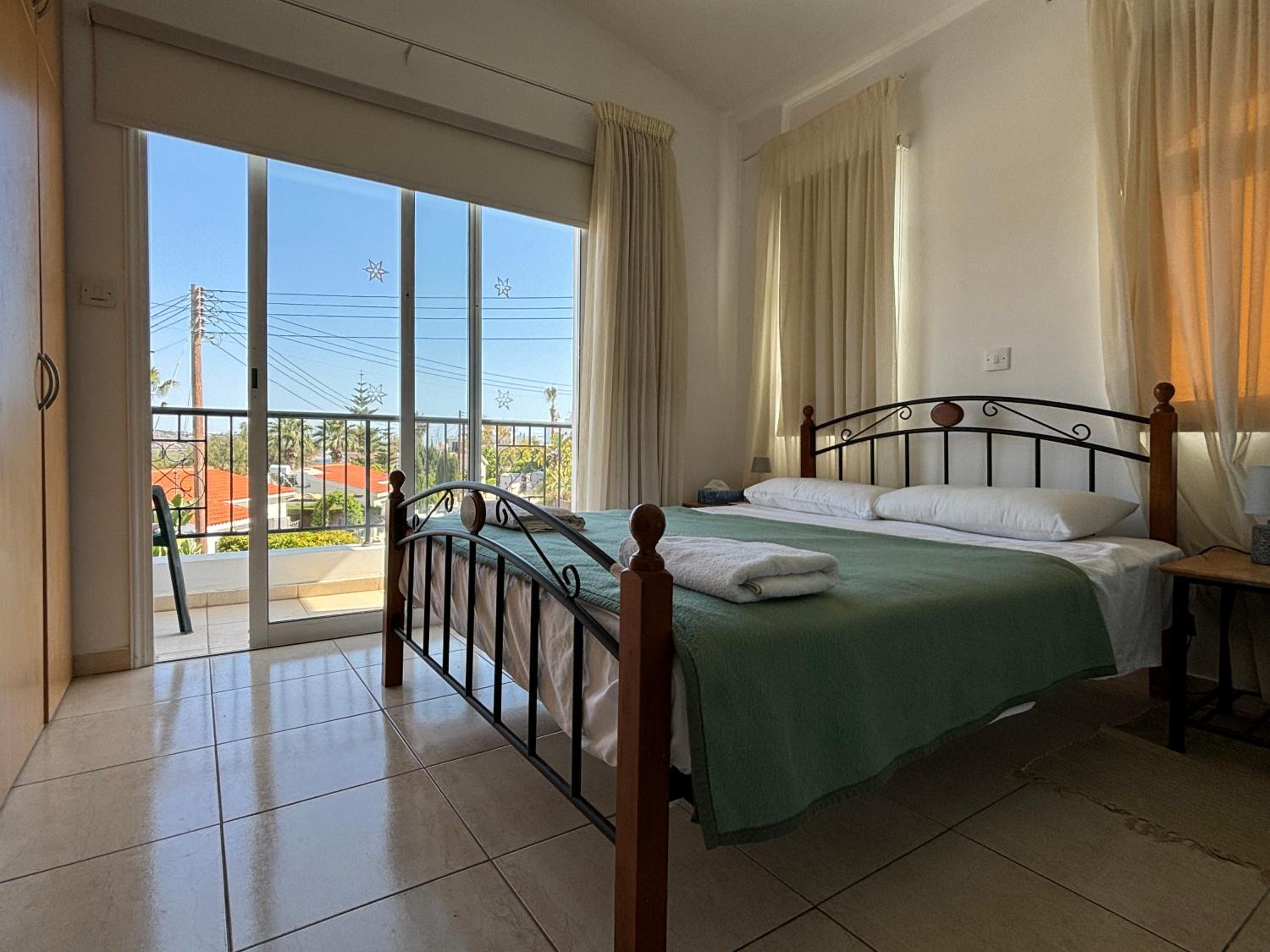 Coral Bay Sunbeam Villa - No Car Needed!