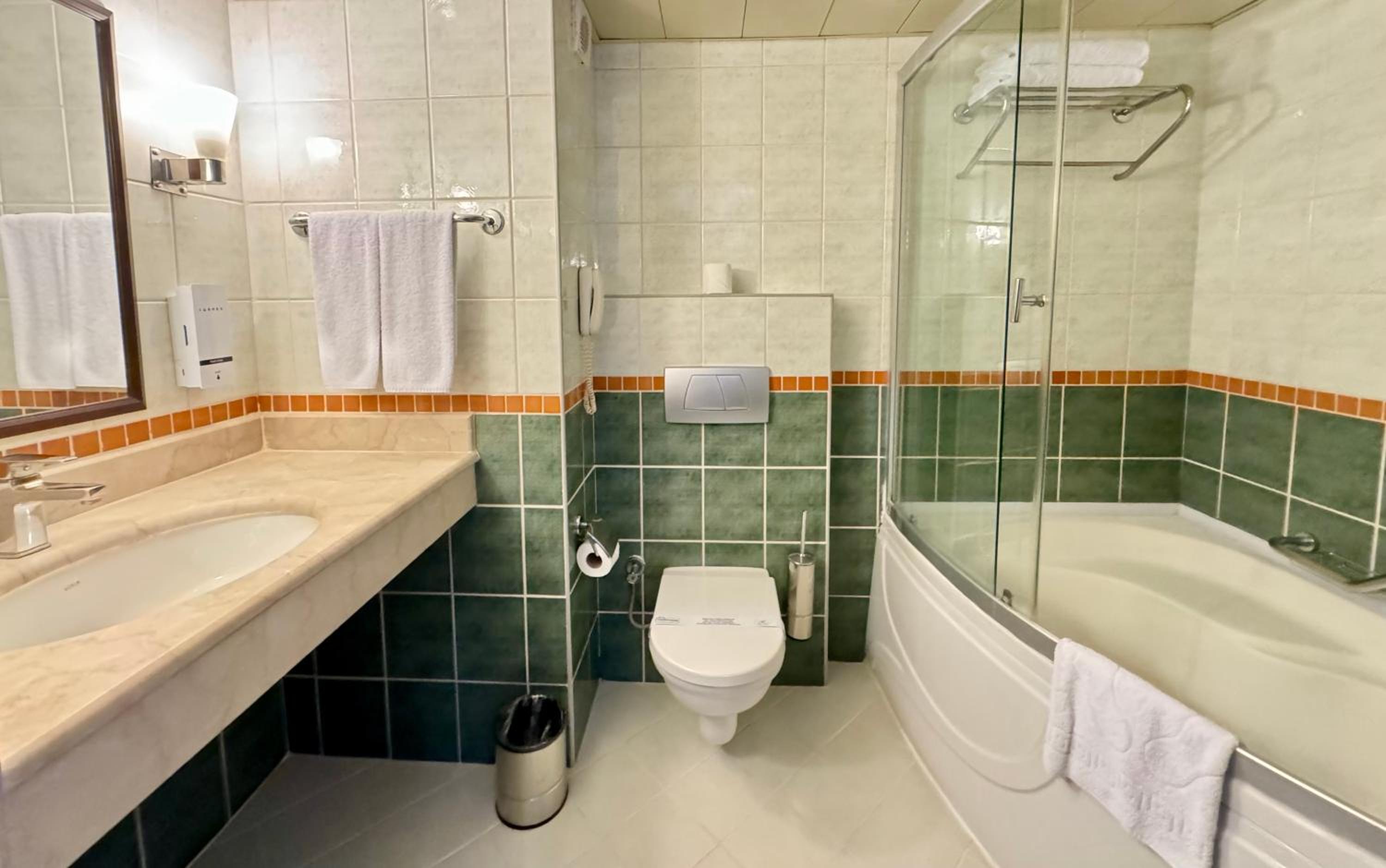 Best Western Plus Khan Hotel - Image 92
