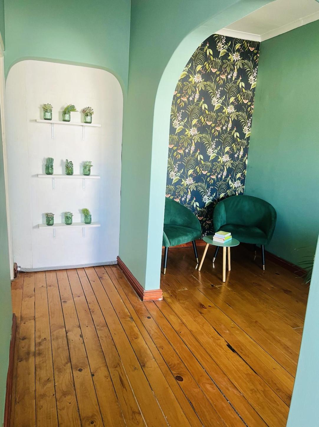 Rondebosch Cottage view 3