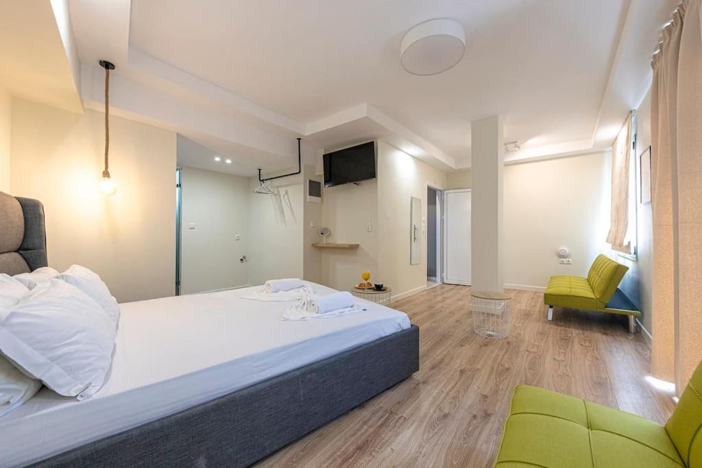Smart Apartments en Athens — hotel room