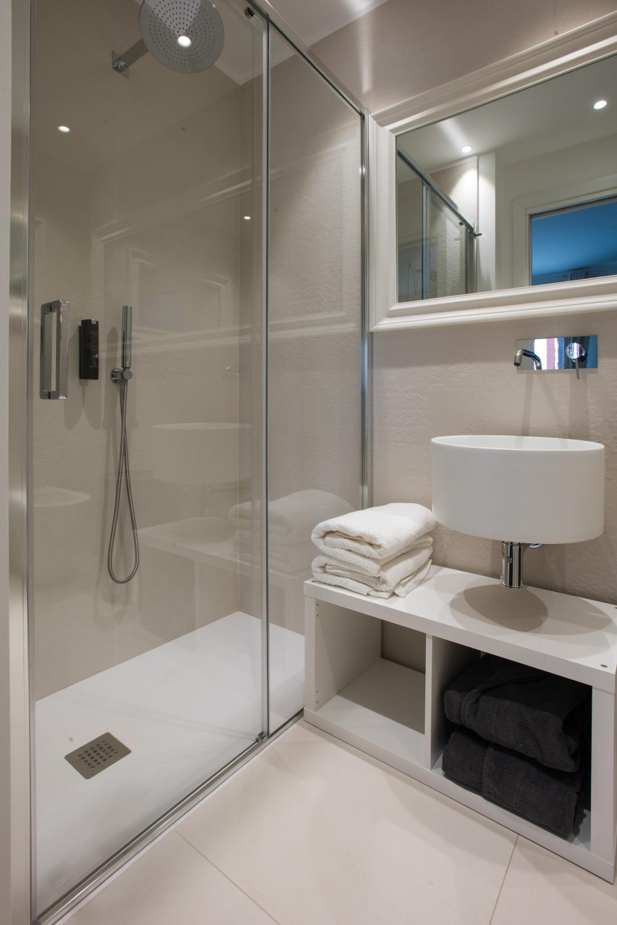 Cagliari Luxury Design view 4