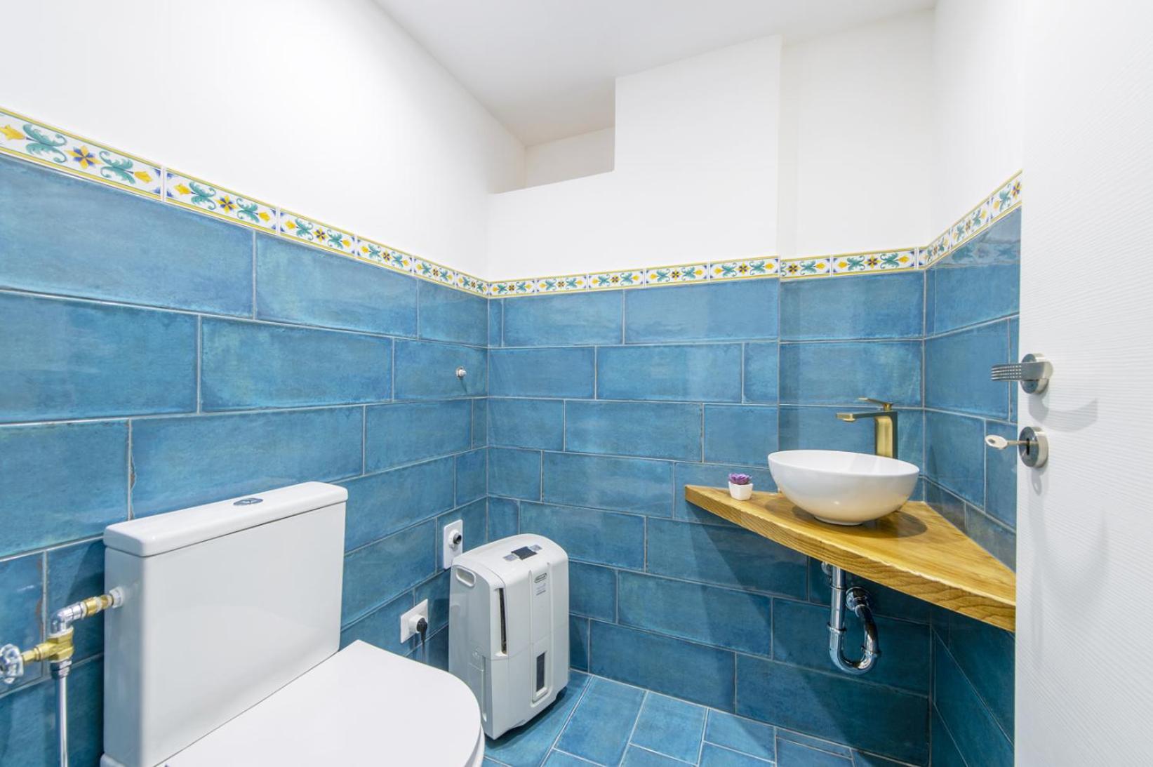 Apt 200mt from the beach,parking photo 4