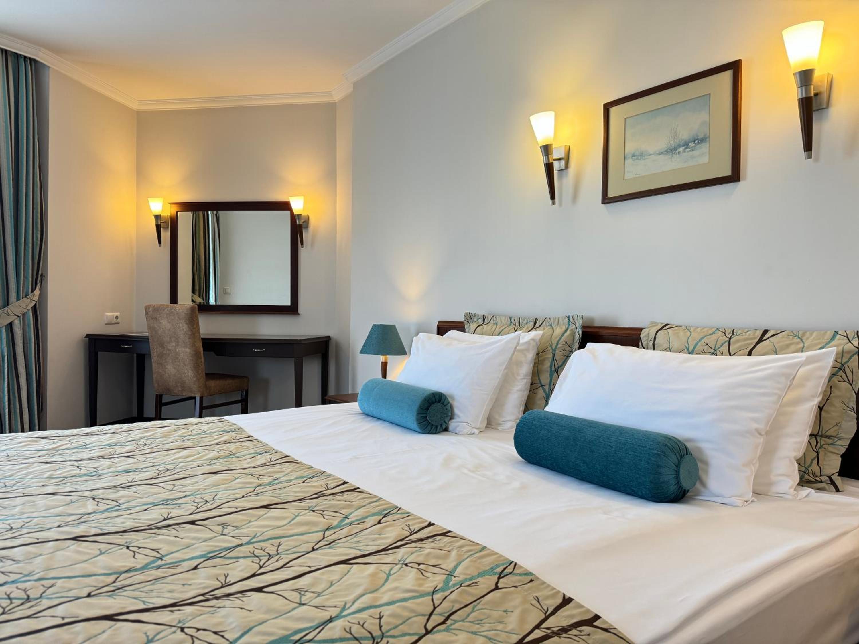 Best Western Plus Khan Hotel - Image 99