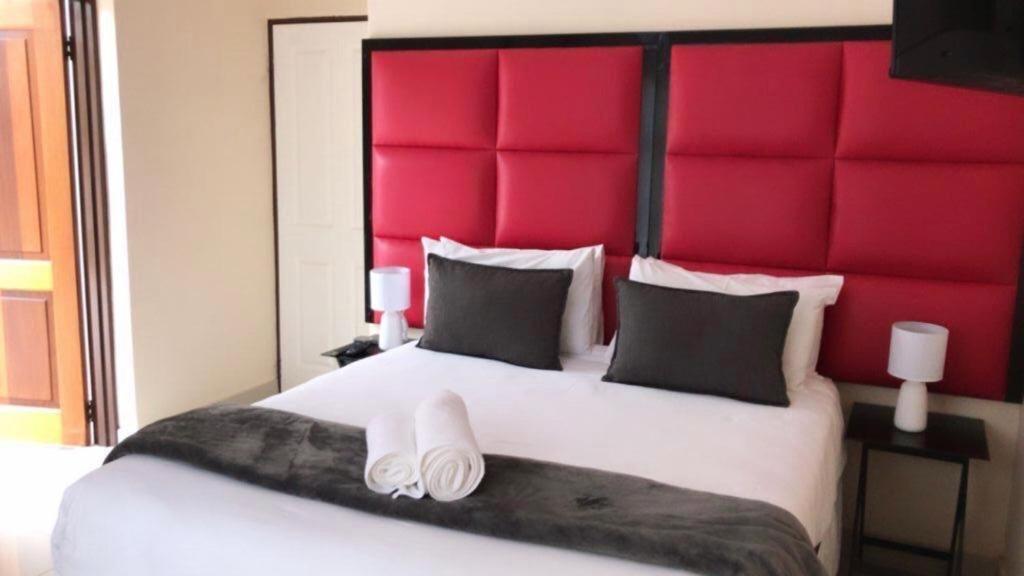 Dineo's Lodge and Spa view 3