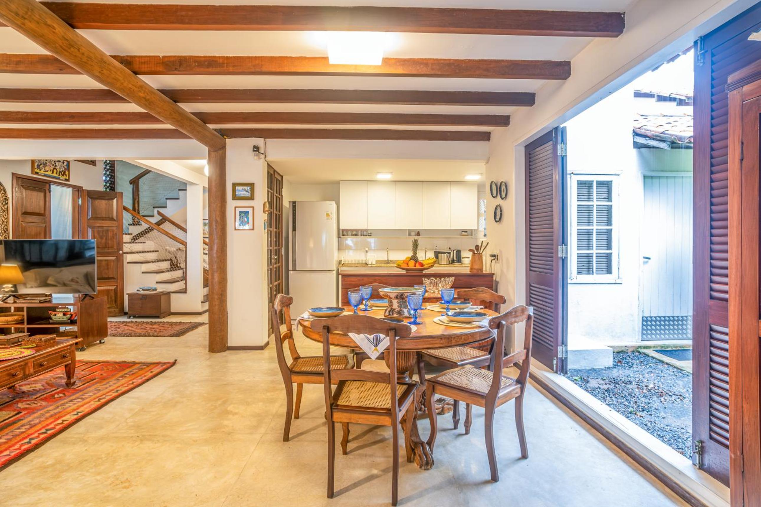 Casa Amendoeiras charme e conforto à beira-mar