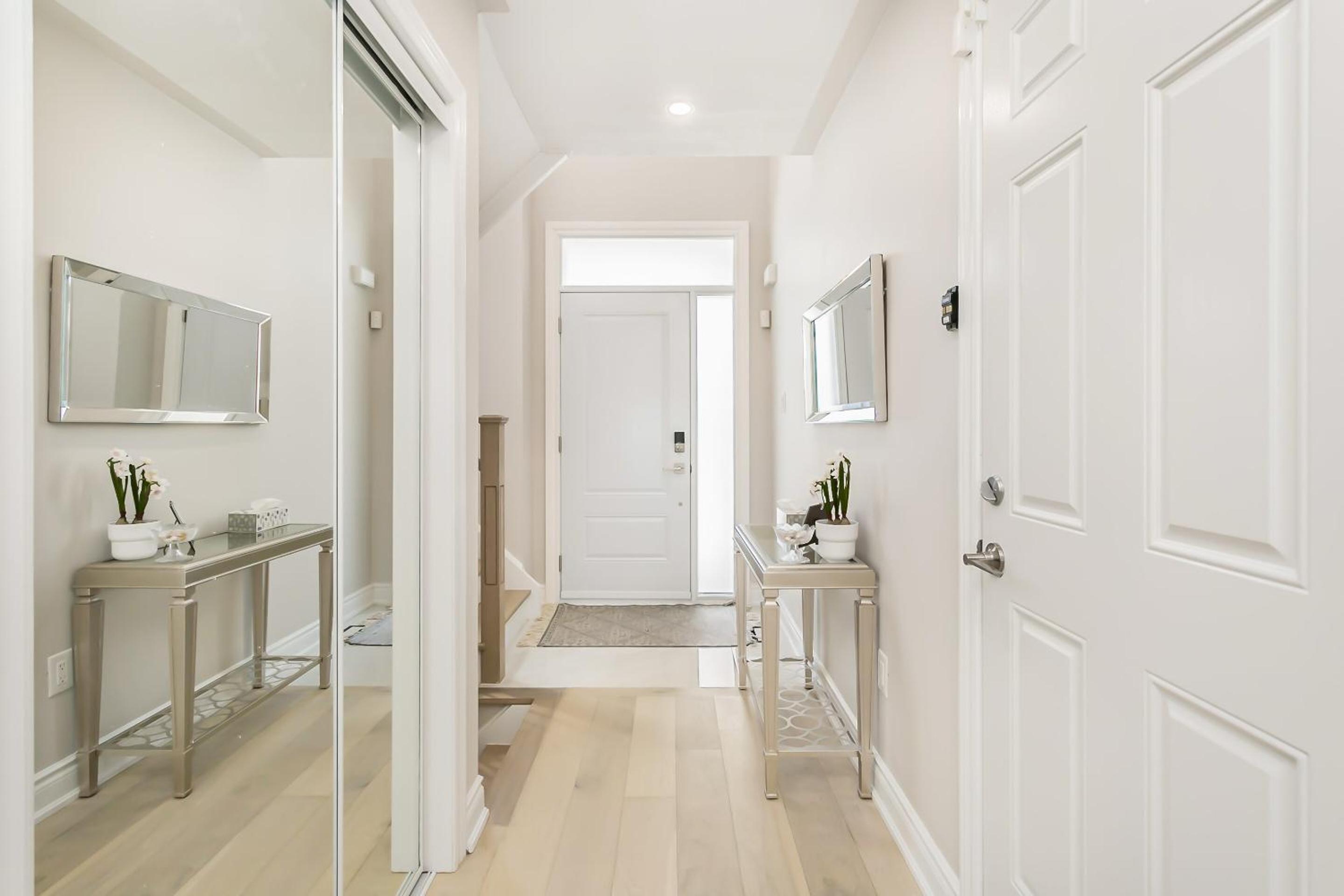 Pristine Pet & Smoke Free 4-Bedroom home near Canada's Wonderland