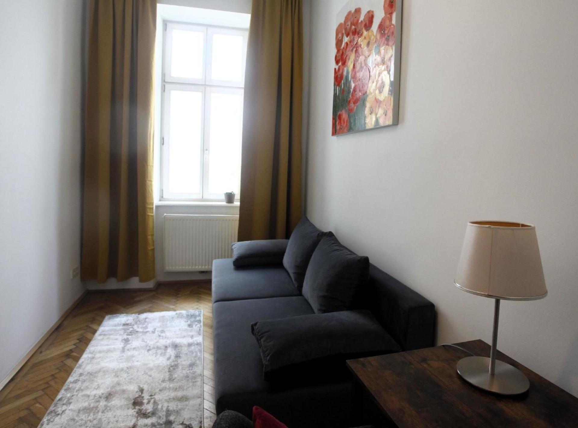 Schöne Dreizimmerwohnung Direkt Am Augarten
