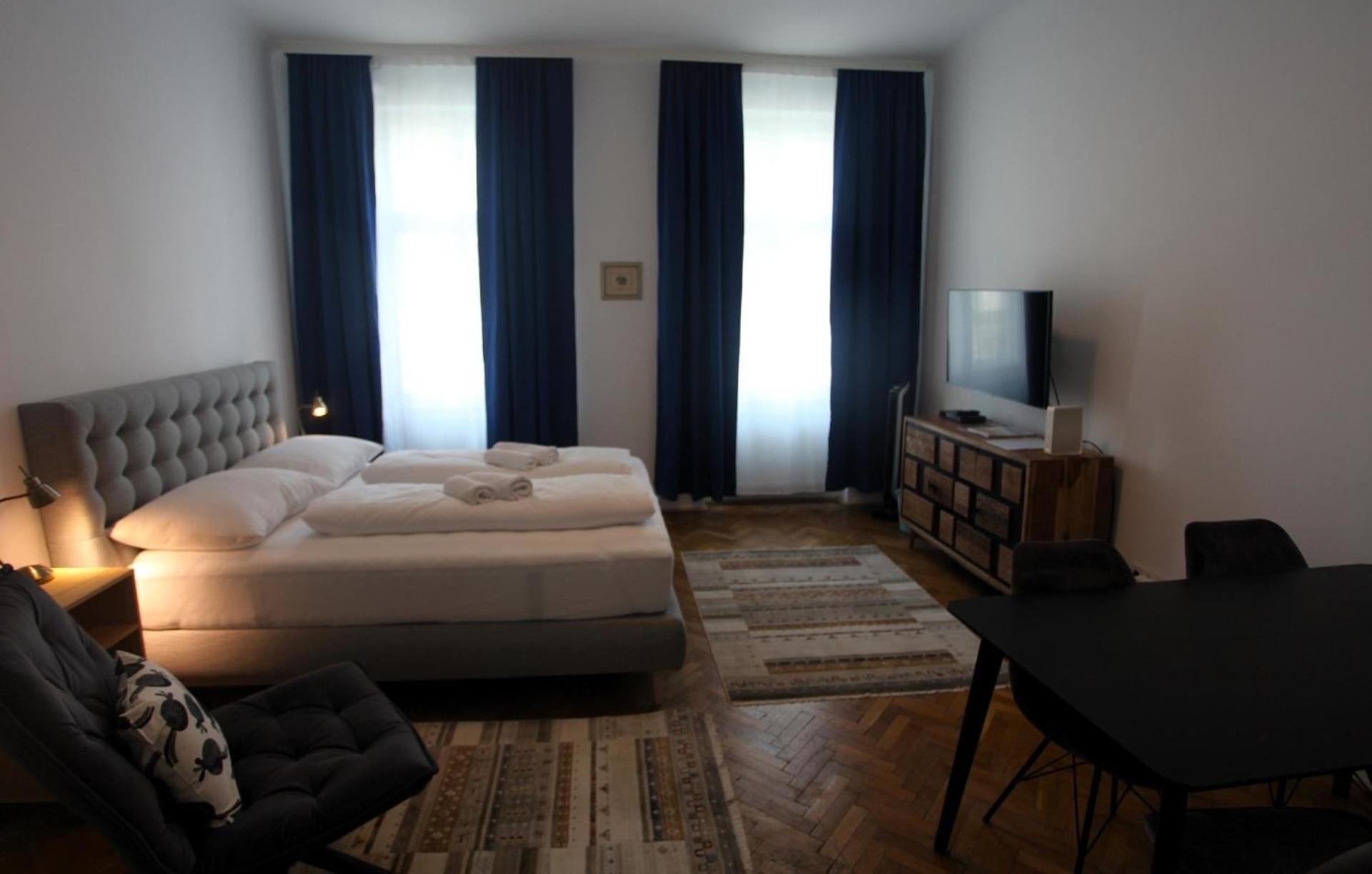 Schöne Dreizimmerwohnung Direkt Am Augarten