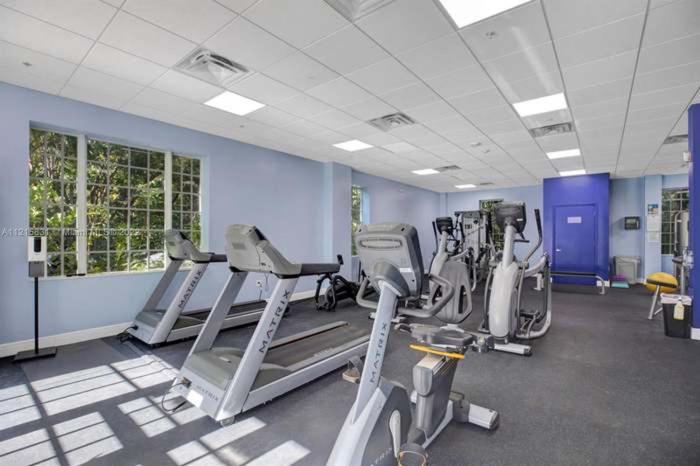 Vacay Vibes at Mariners Club- Luxury Home in Oceanfront Resort with Pools, Pickleball & Marina