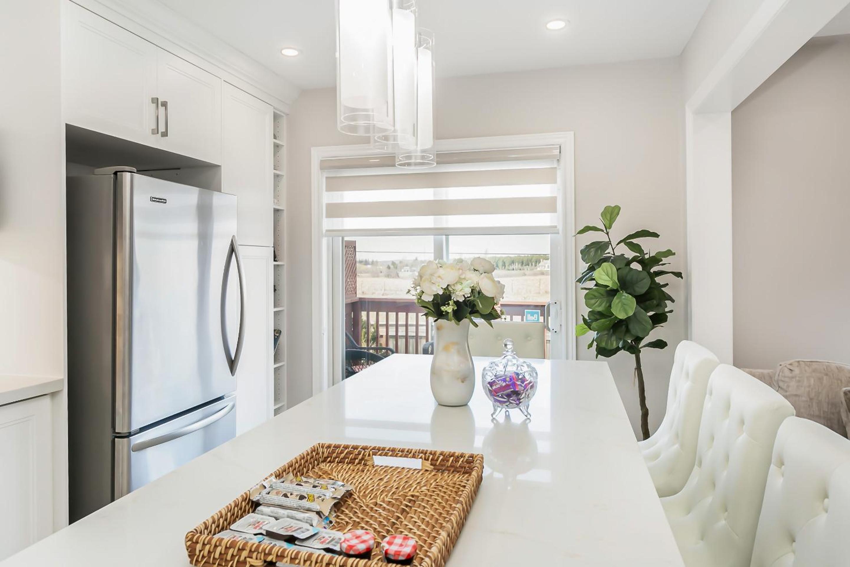 Pristine Pet & Smoke Free 4-Bedroom home near Canada's Wonderland