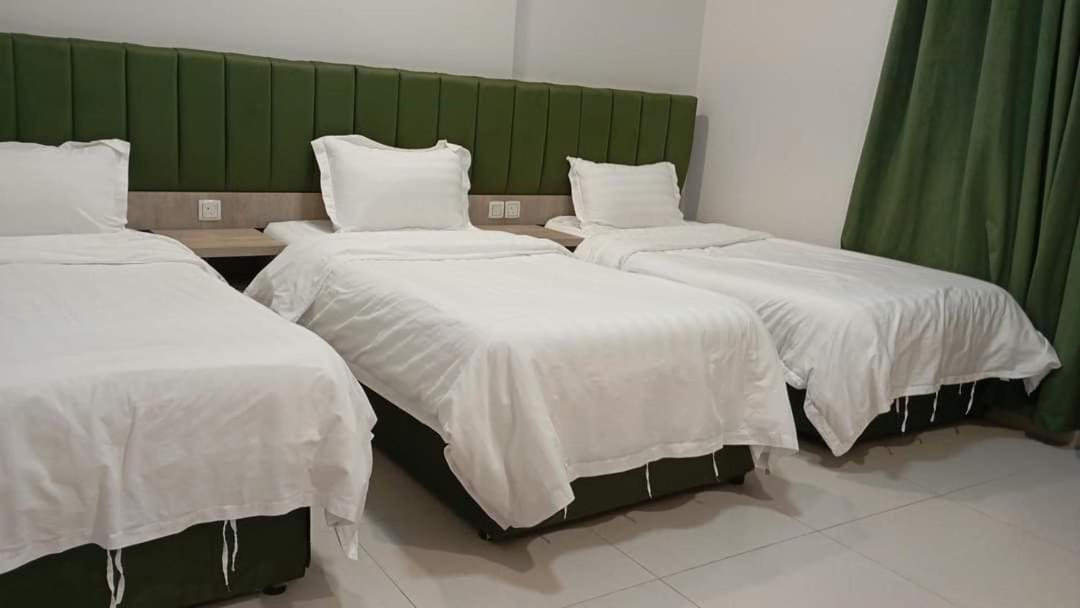 Shams pyramids inn