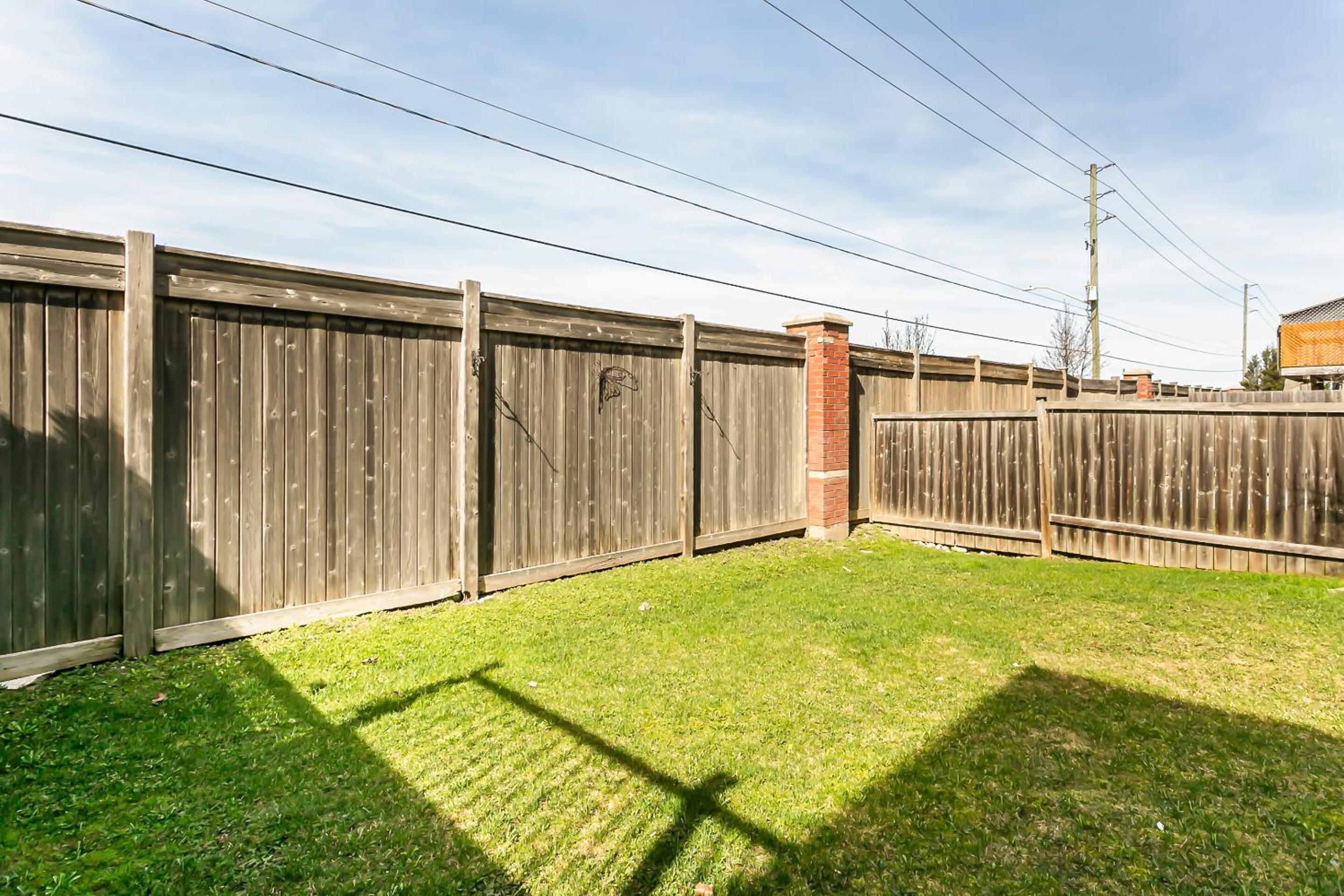 Pristine Pet & Smoke Free 4-Bedroom home near Canada's Wonderland