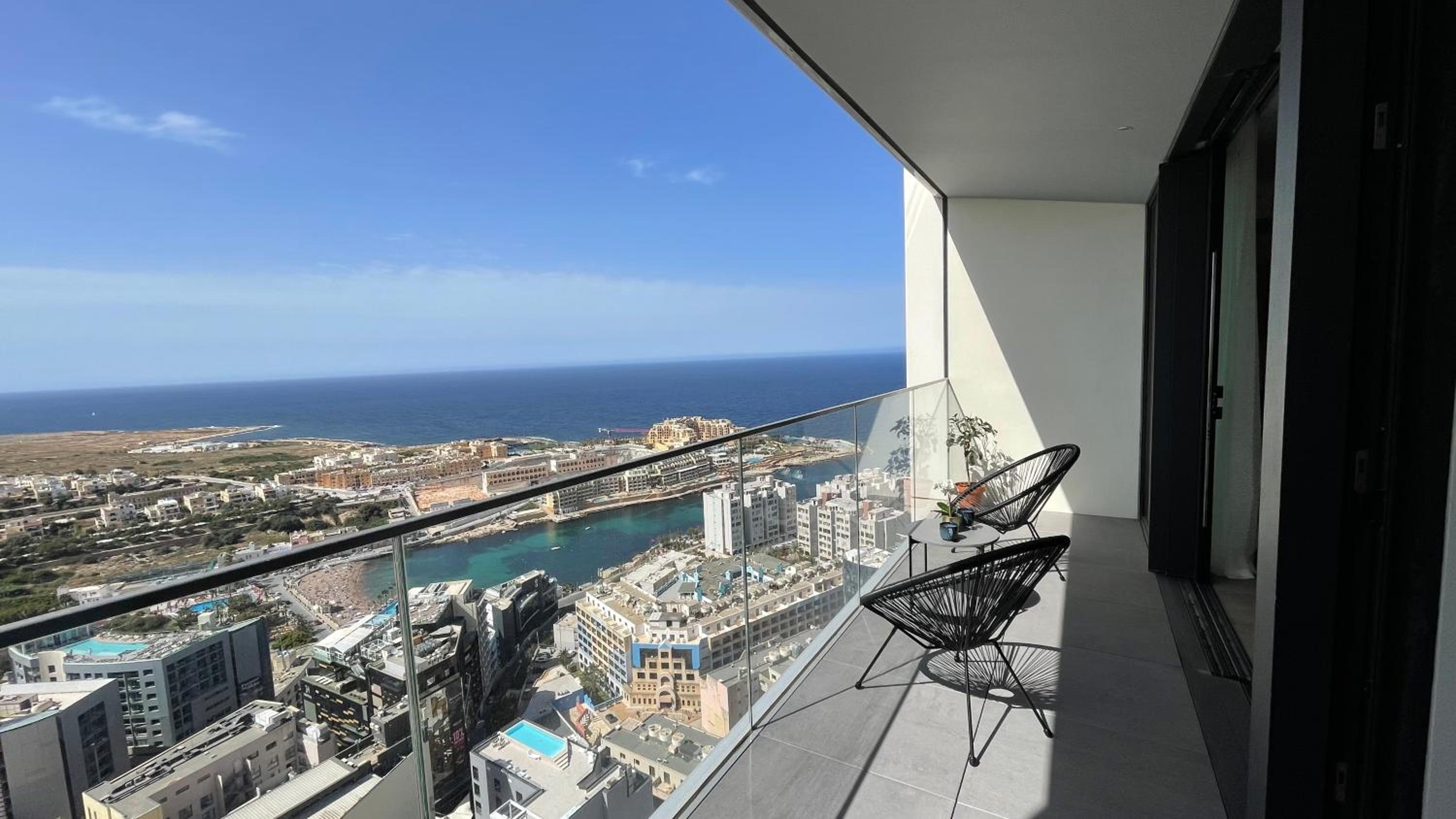 Mercury Tower Suites with pool access