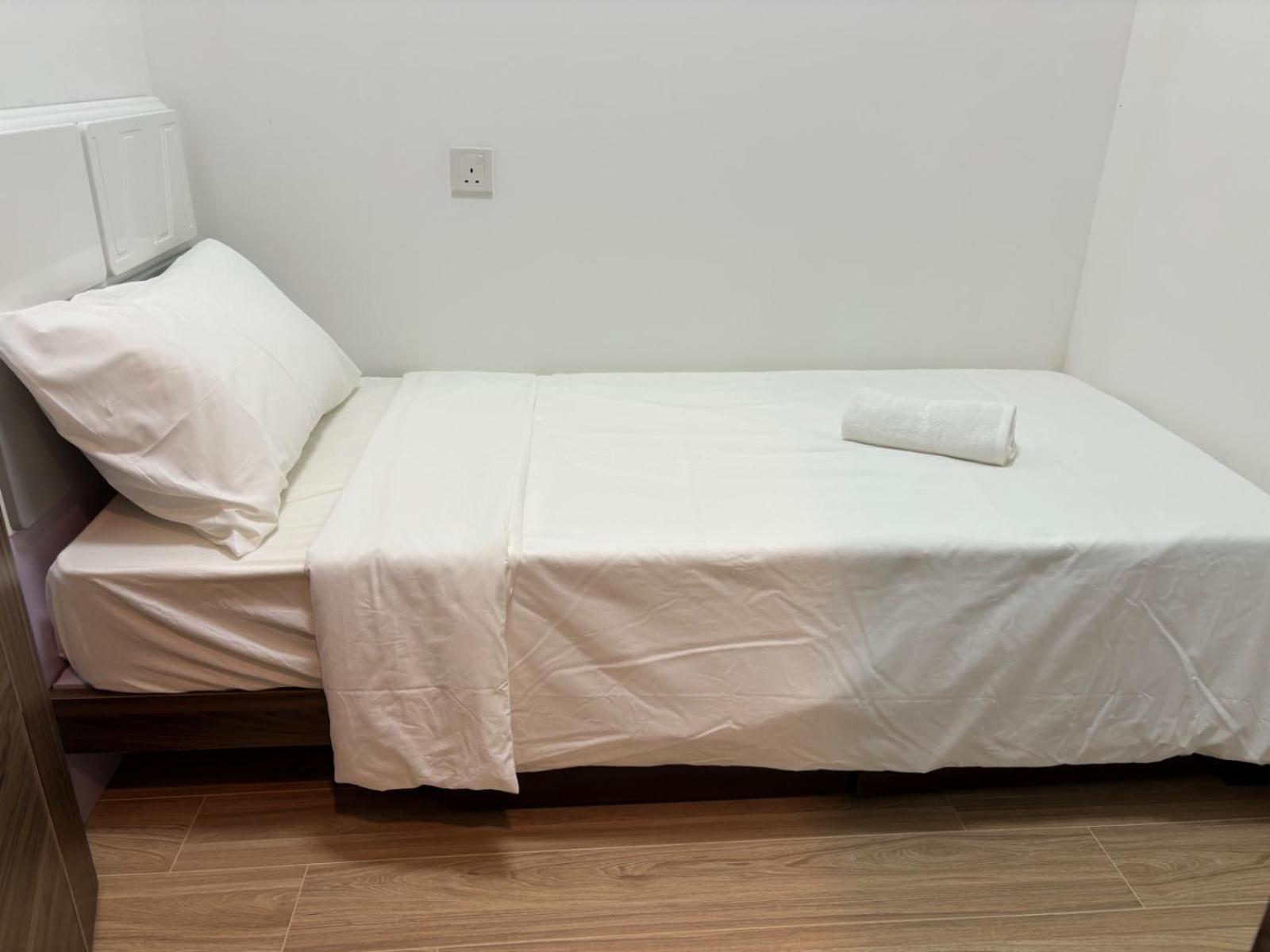 Cozy 2B1R condo forest city photo 6