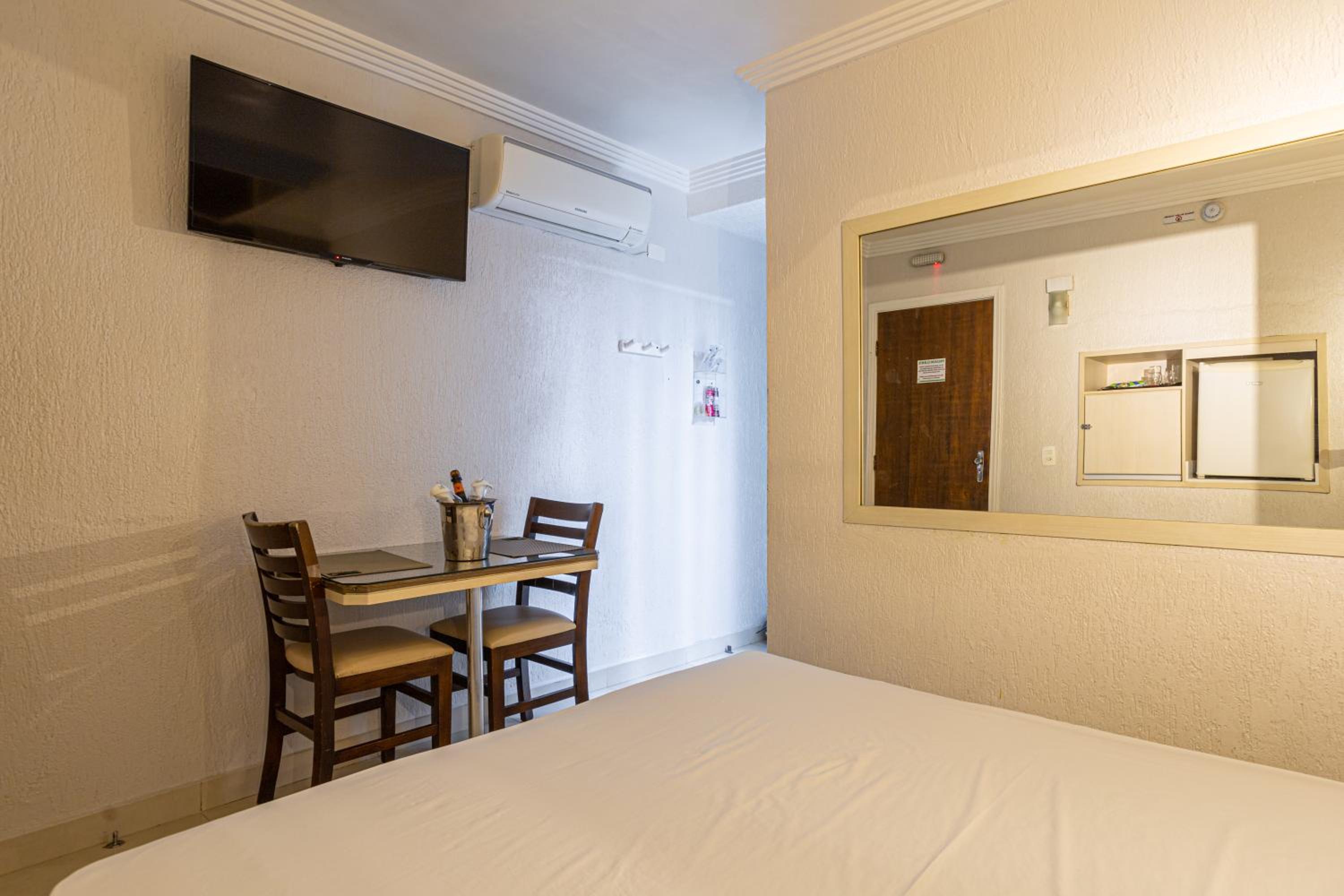 Motel Coqueiros 2
