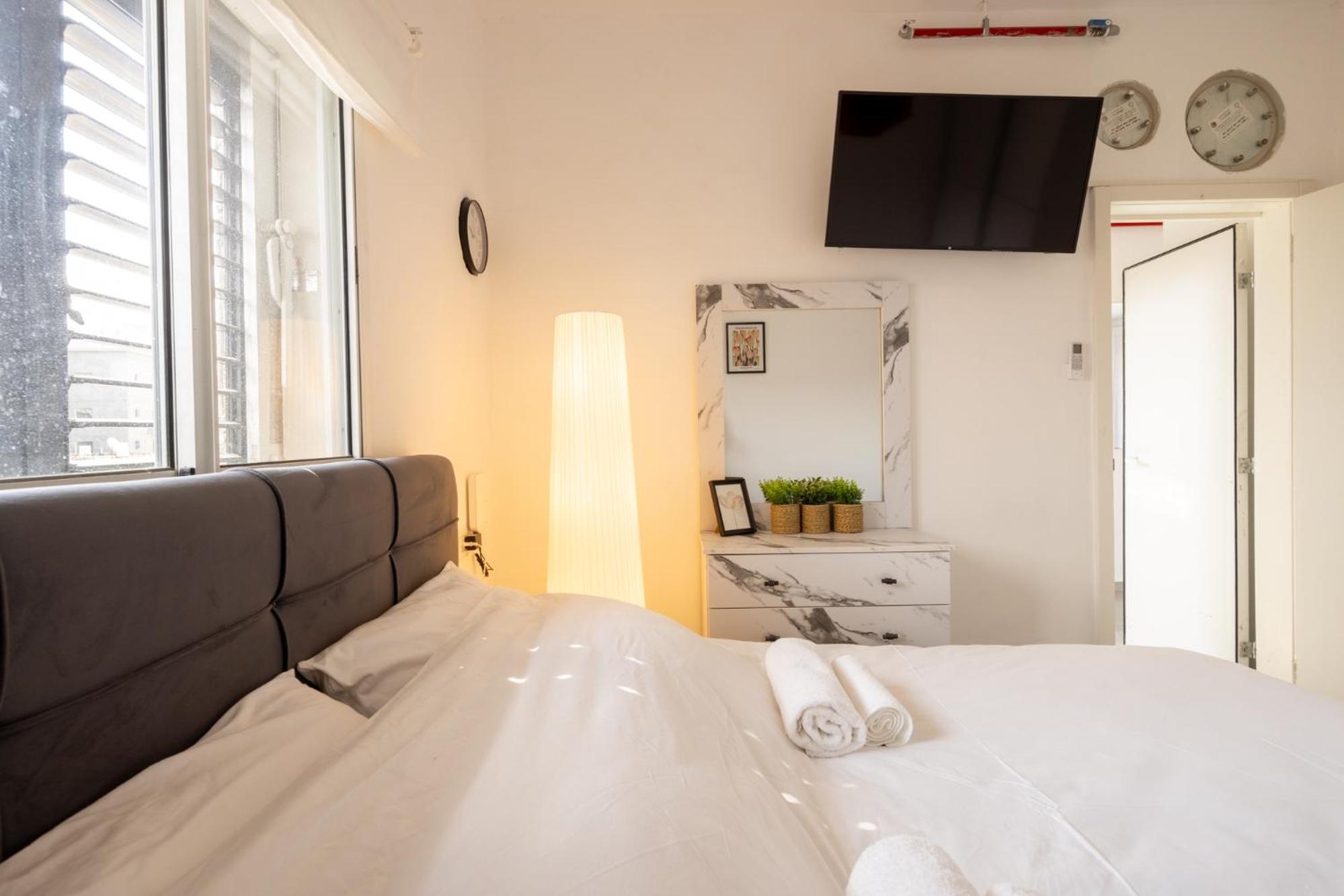 Mamad Bahai Gardens Vista Penthouse by Sea N Rent view 5