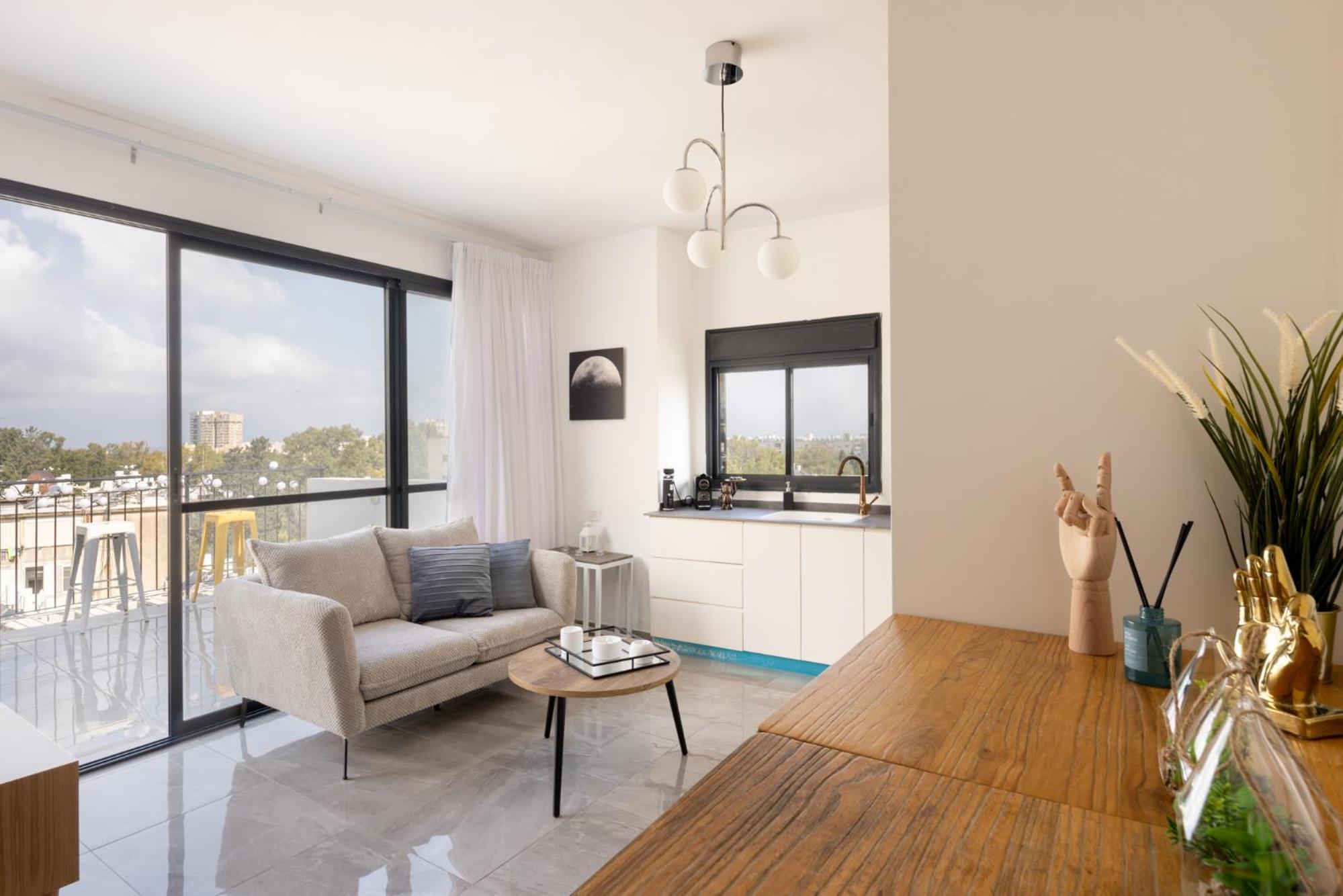 Mamad Bahai Gardens Vista Penthouse by Sea N Rent view 4