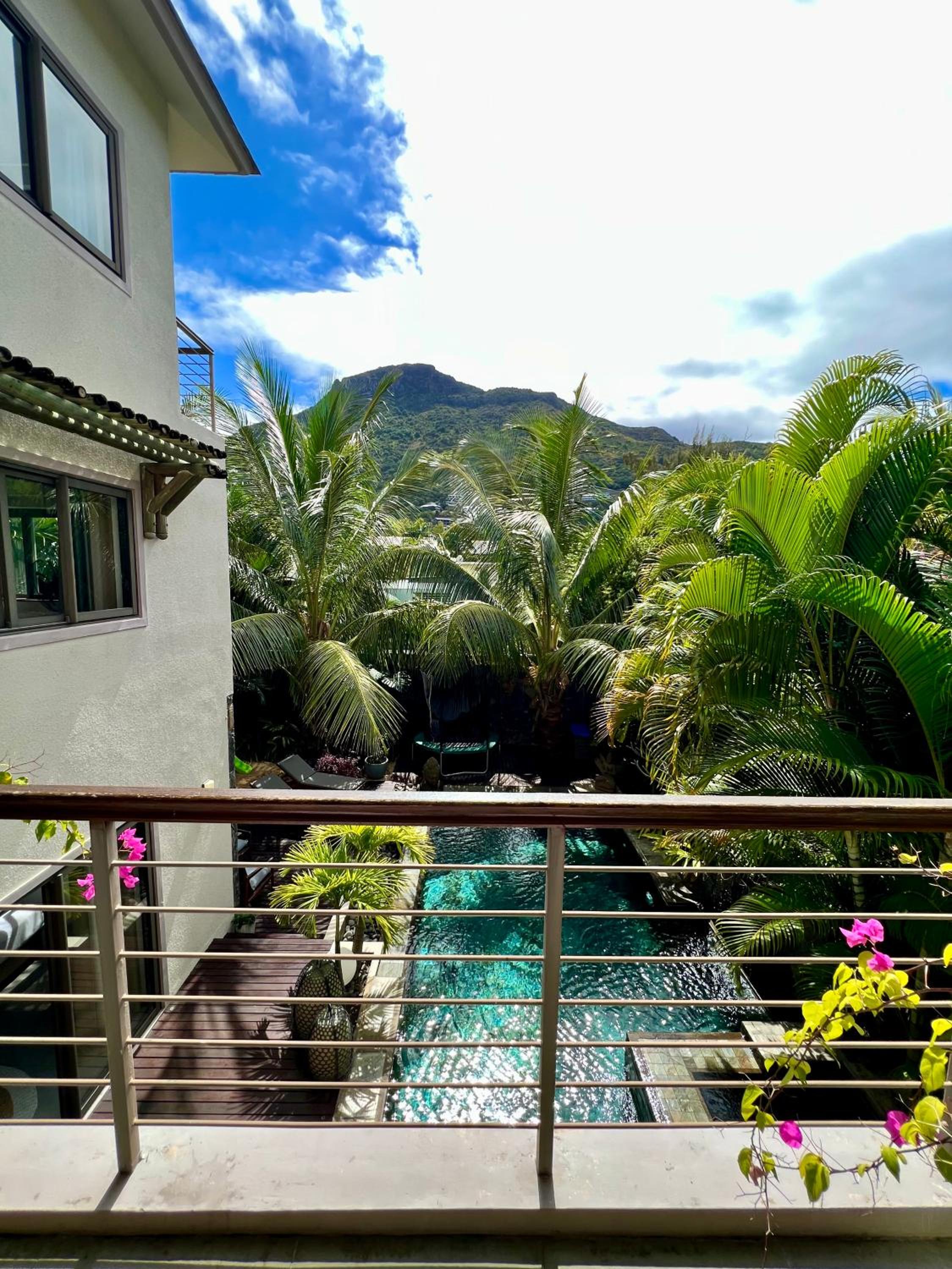 Villa 5 Bedrooms, 5 bathrooms near beach and shops view 4