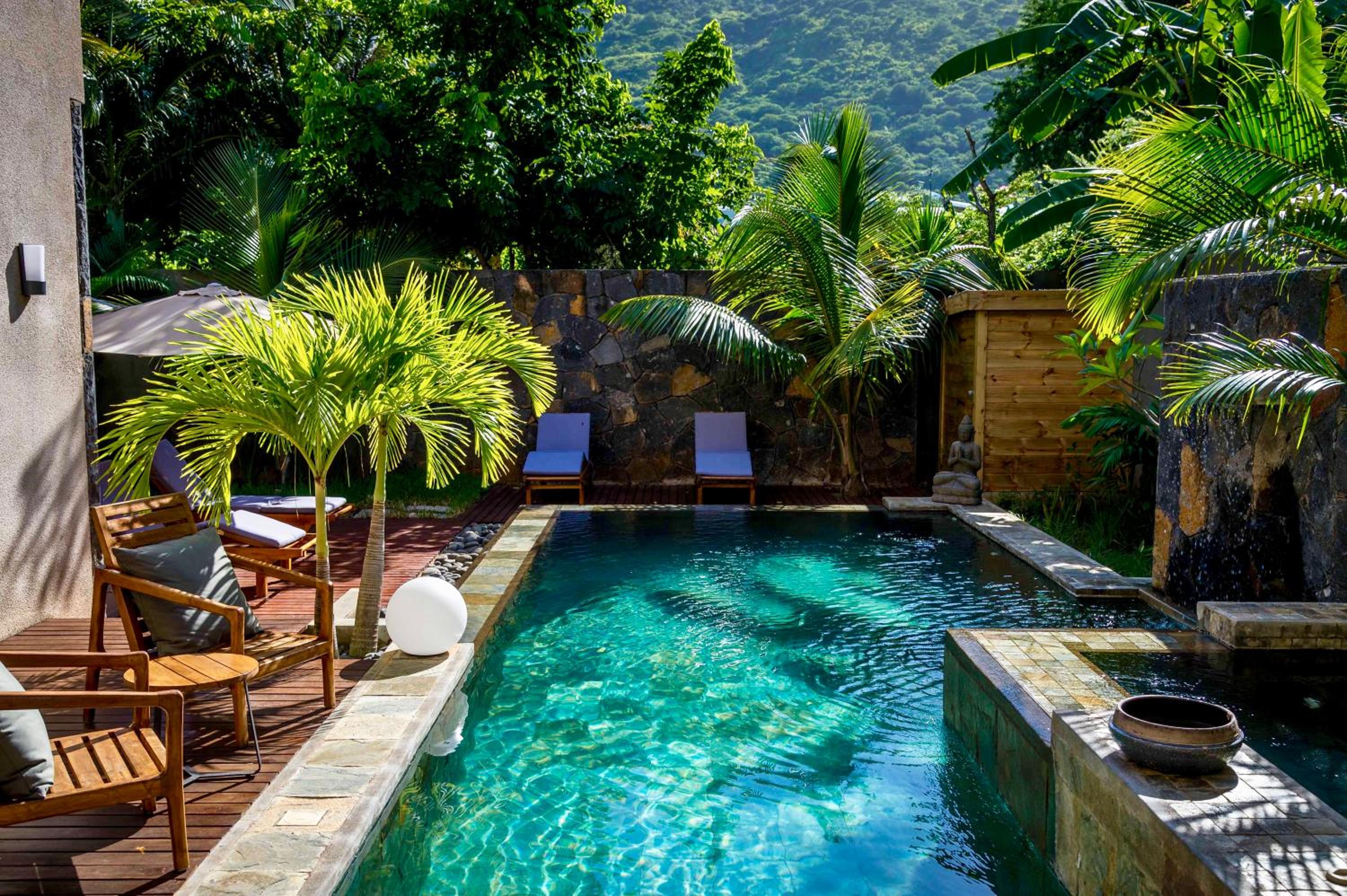 Villa 5 Bedrooms, 5 bathrooms near beach and shops view 3