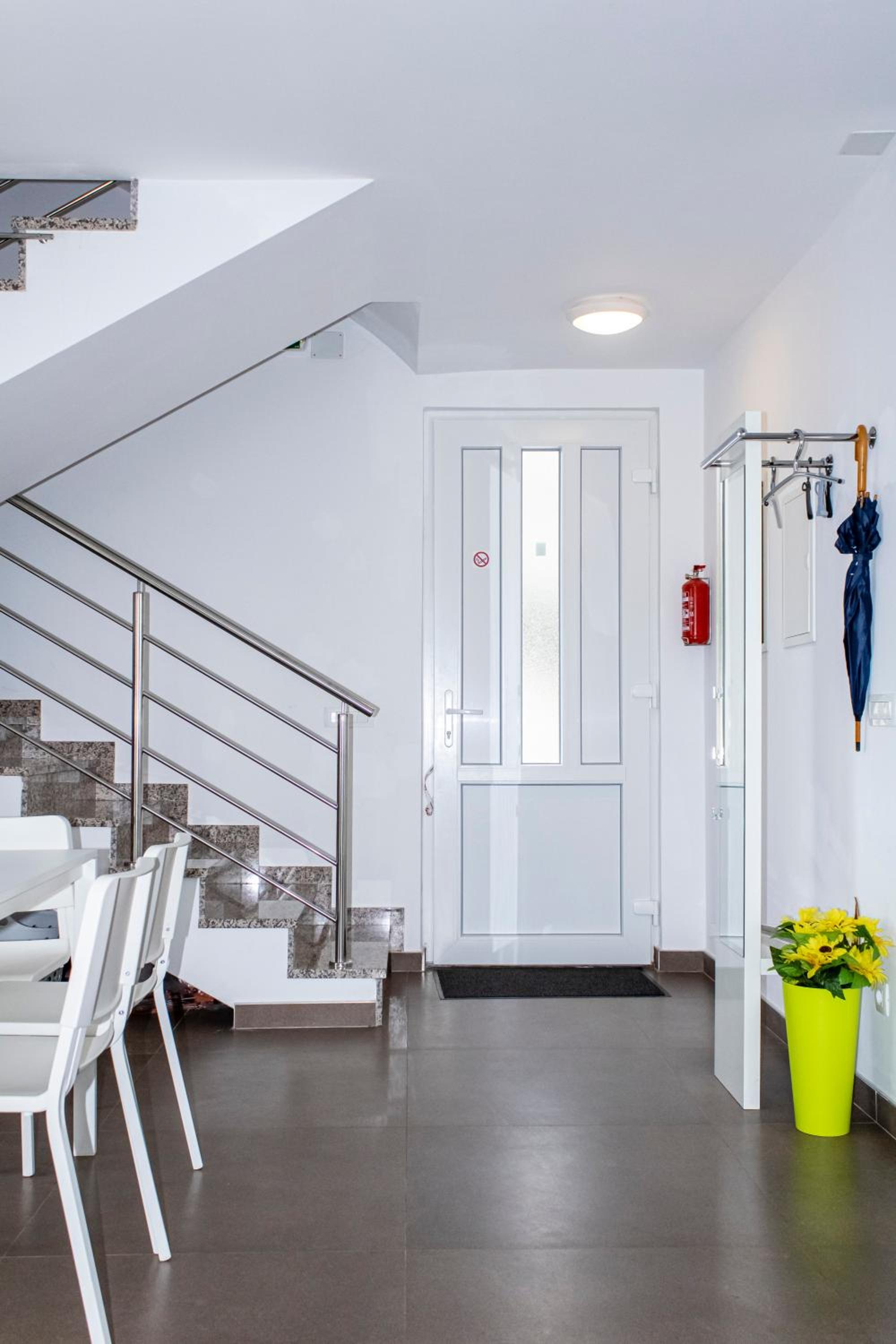 Vera - Luxury Seafront Apartment