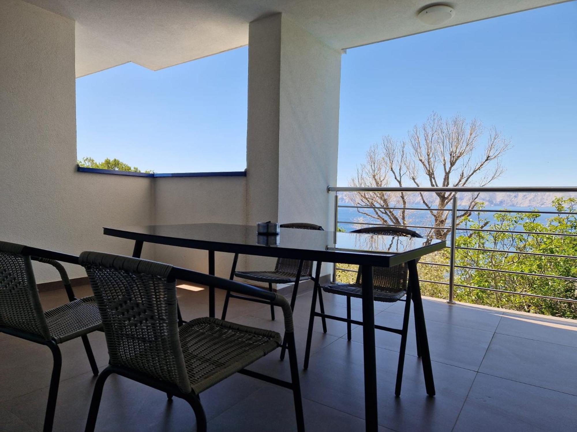 Vera - Luxury Seafront Apartment