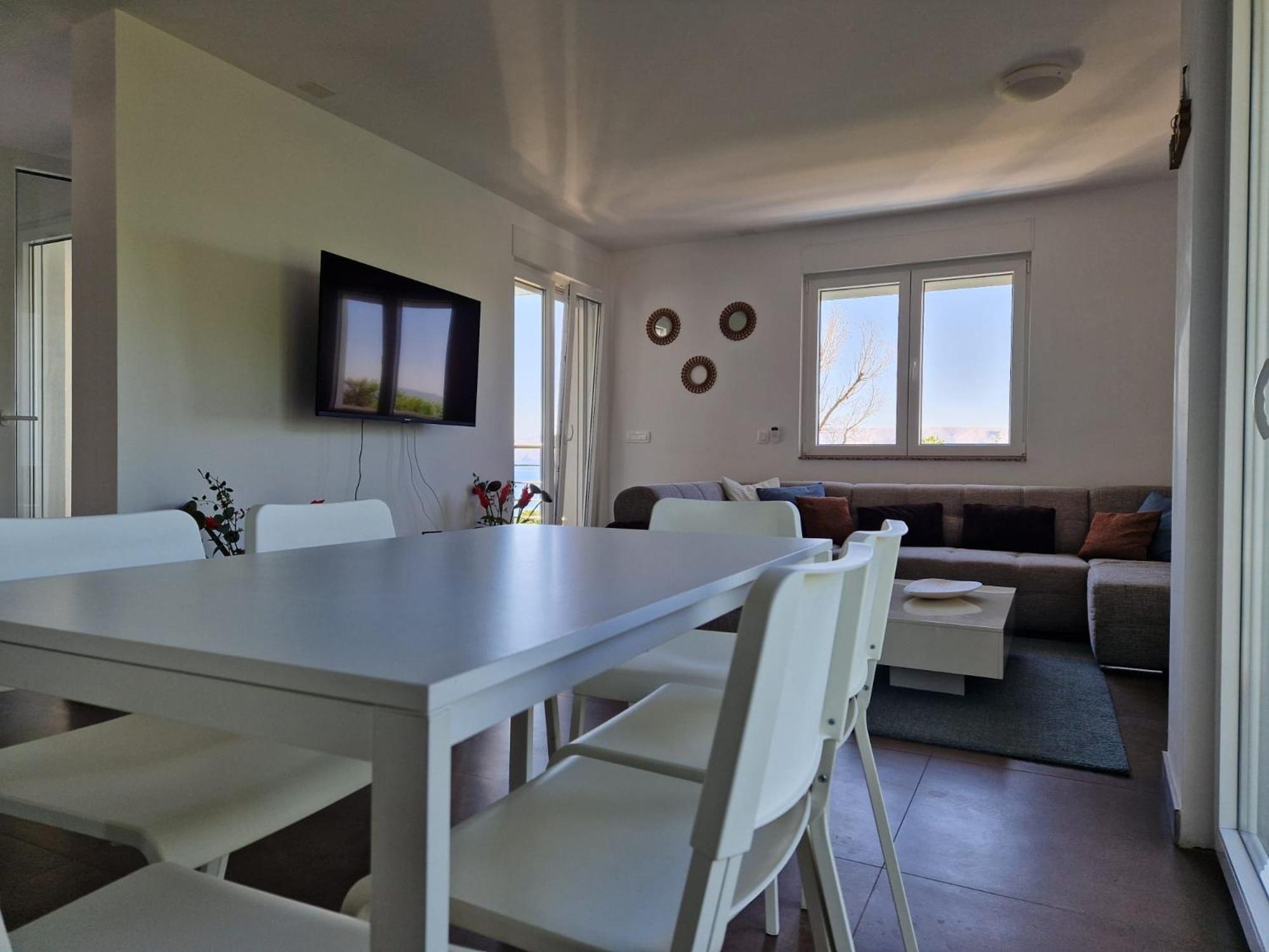 Vera - Luxury Seafront Apartment