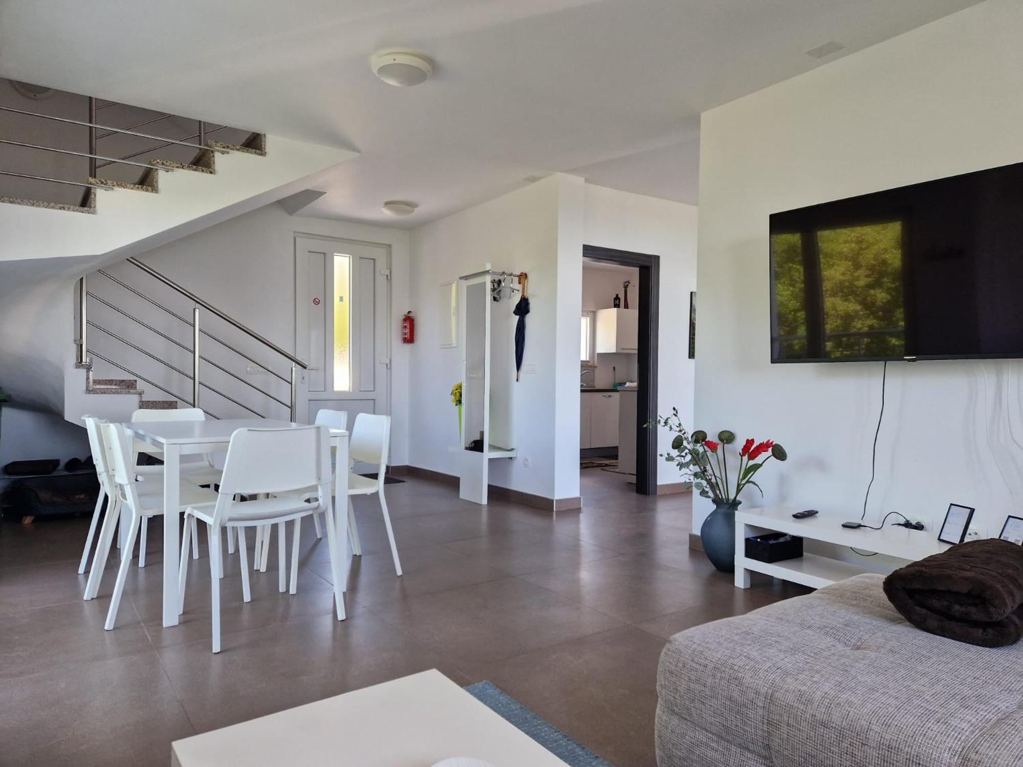Vera - Luxury Seafront Apartment