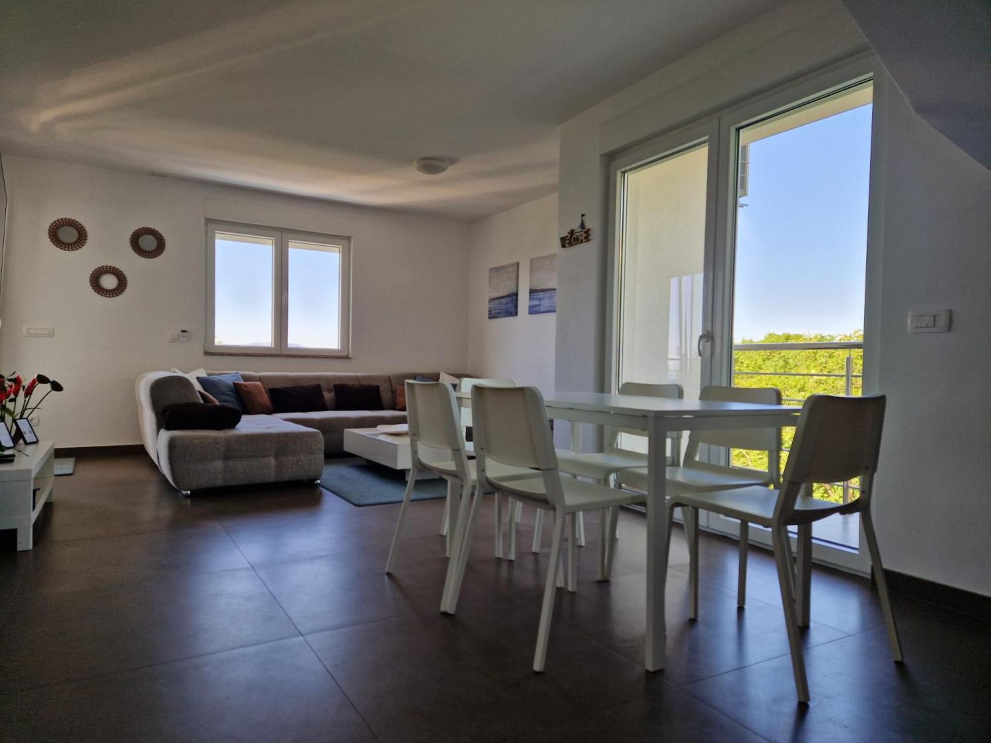 Vera - Luxury Seafront Apartment