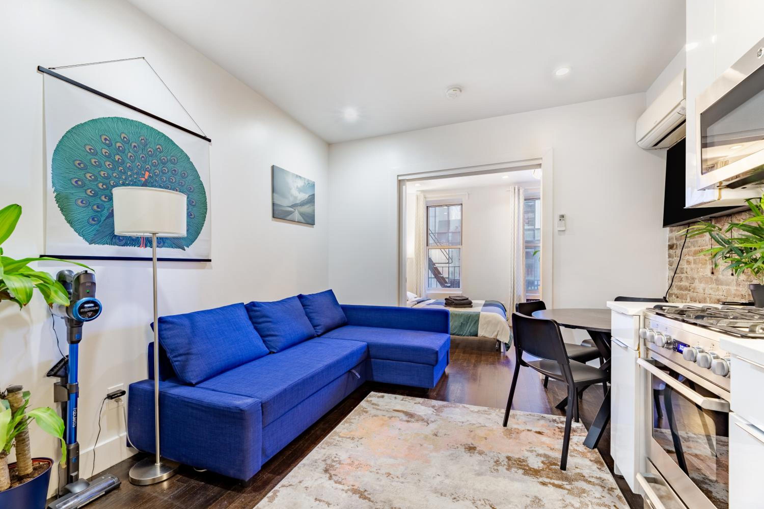 2 Bedroom Luxury Unit in the Heart of Manhattan