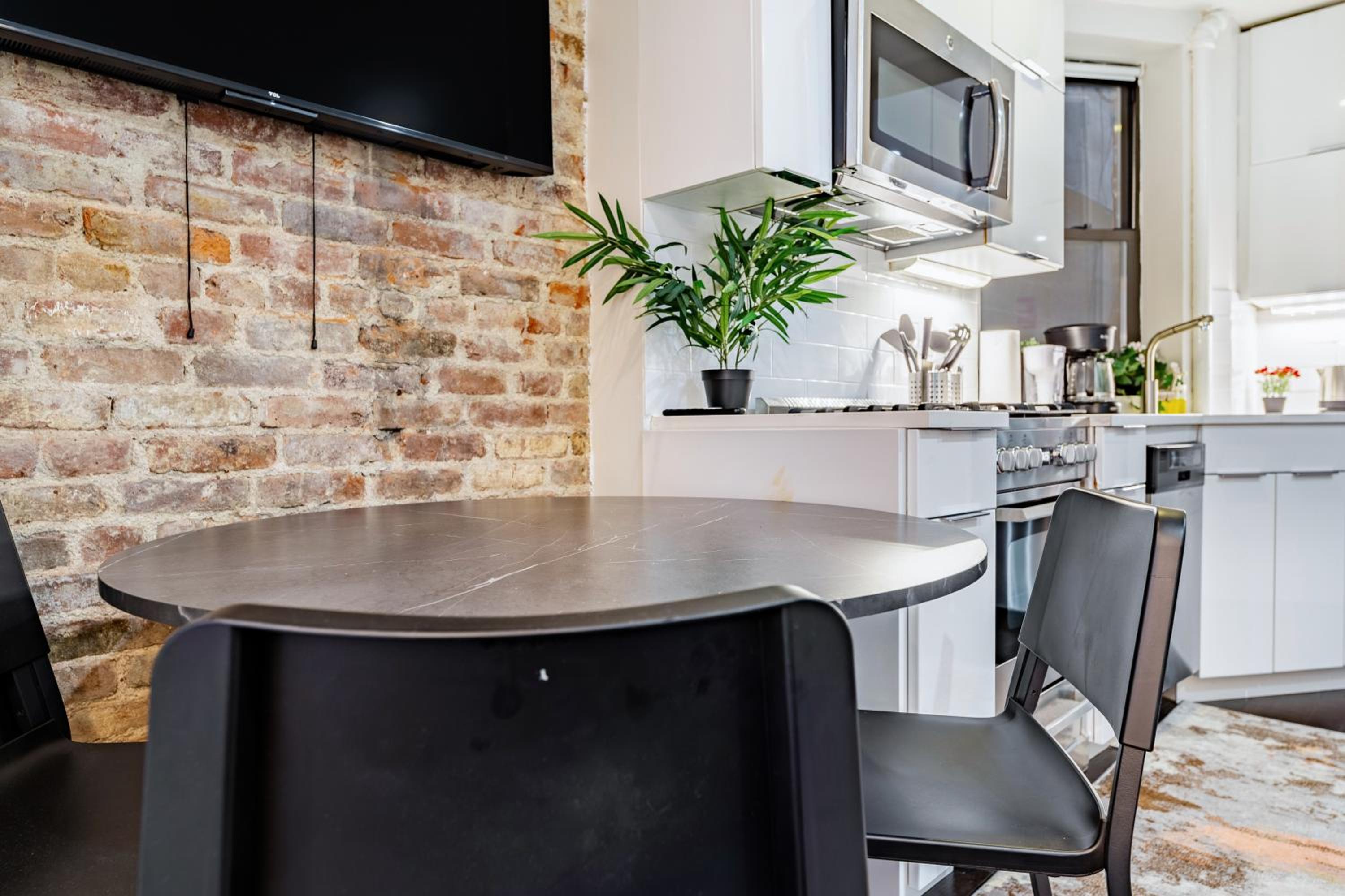 2 Bedroom Luxury Unit in the Heart of Manhattan