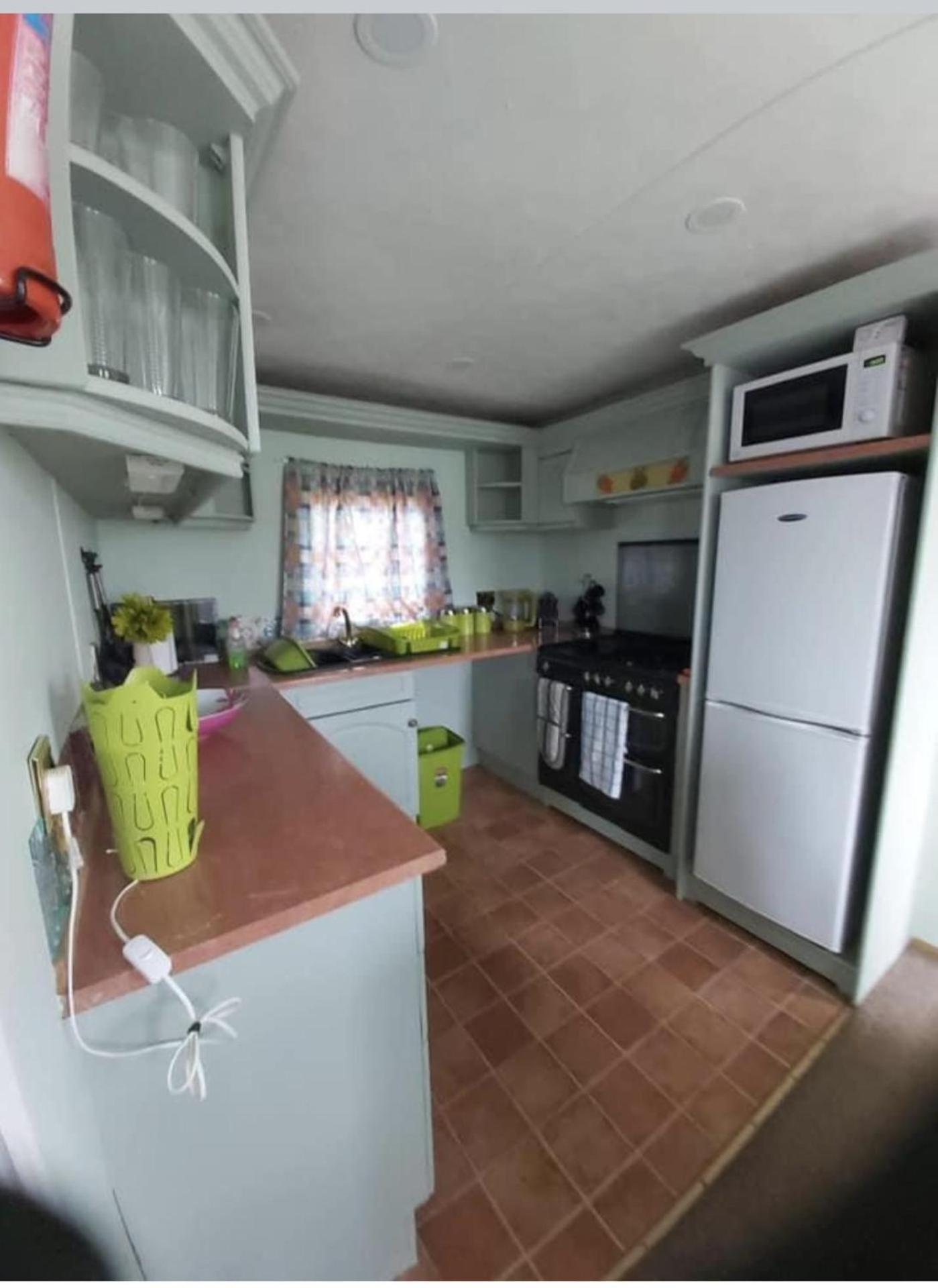 Captivating 2-Bed Carvavan in Mablethorpe view 4