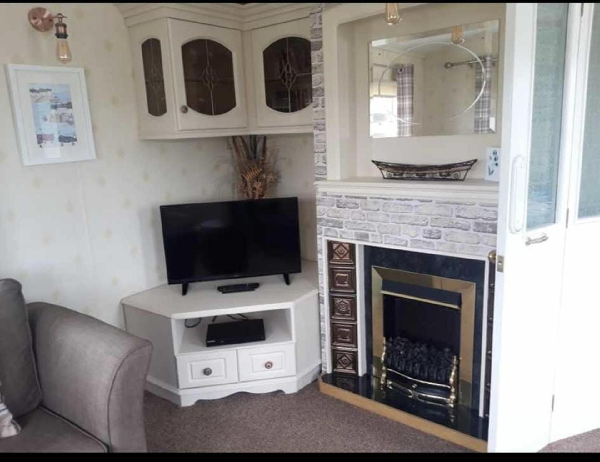 Captivating 2-Bed Carvavan in Mablethorpe view 2