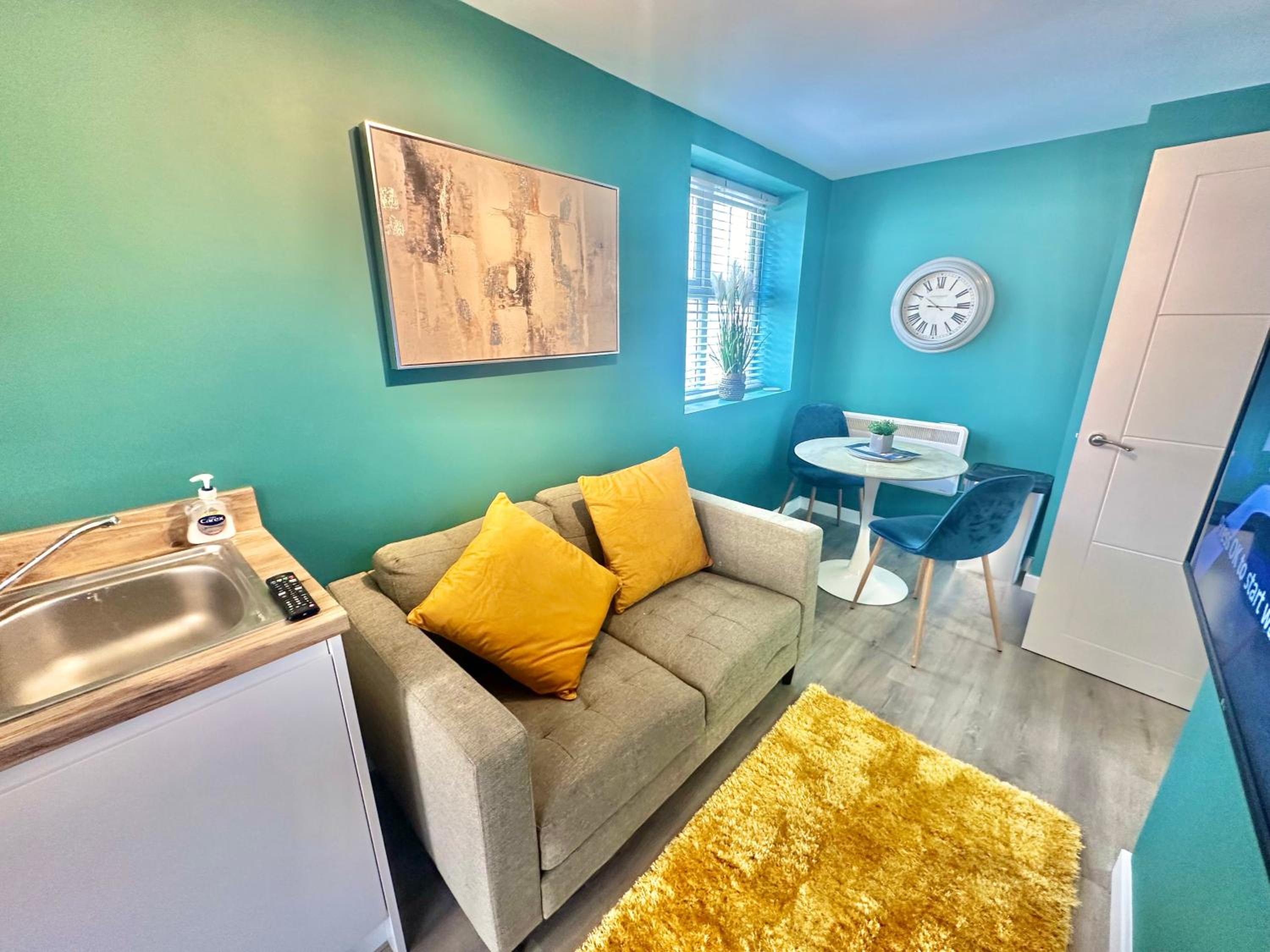 Cozy Apartment in Bournemouth Town Centre - Fast WiFi - Smart TV - Walk to Town Centre and Beach view 3