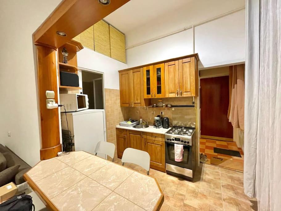 Csengery apartment