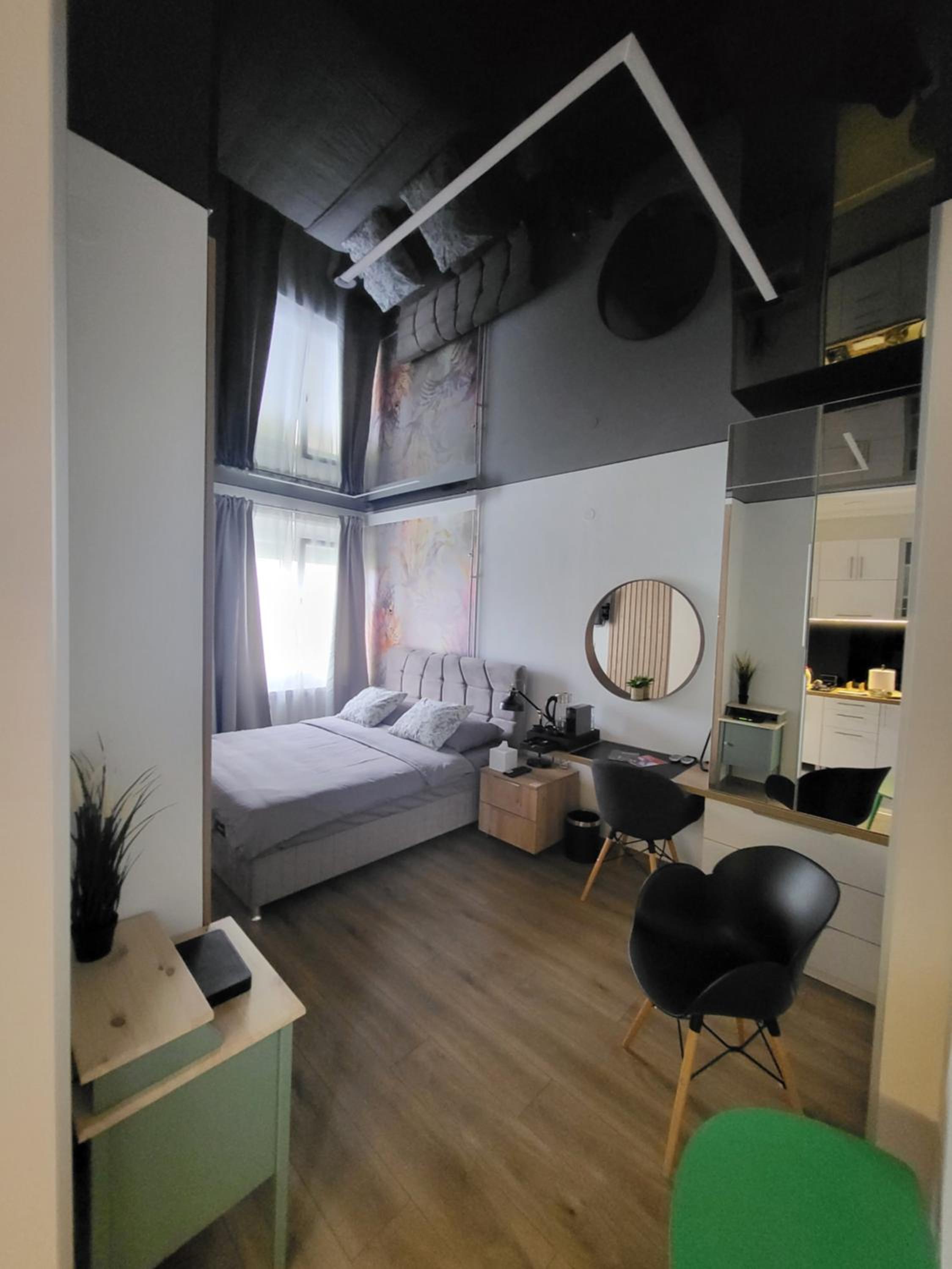 Luxury Central Square Apartment 2214 view 4