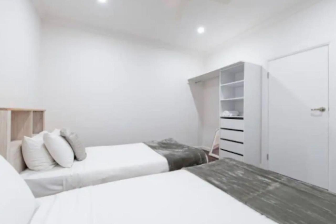 Lovely Beachside Largs Bay unit - free wine