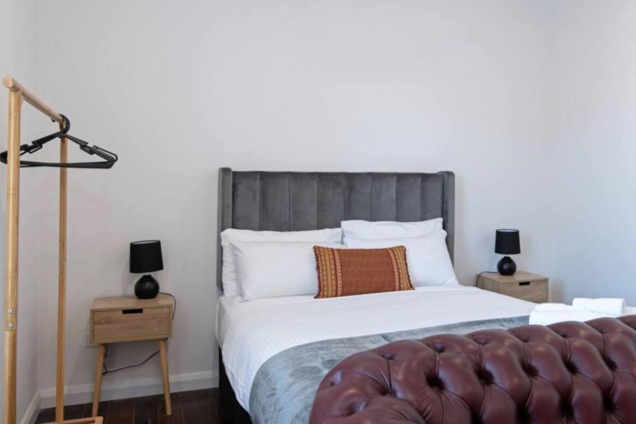 Lovely Beachside Largs Bay unit - free wine