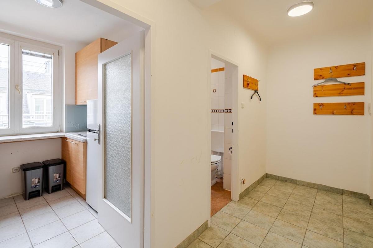 Close to City Centre and next to Wien HBF and easy from Airport