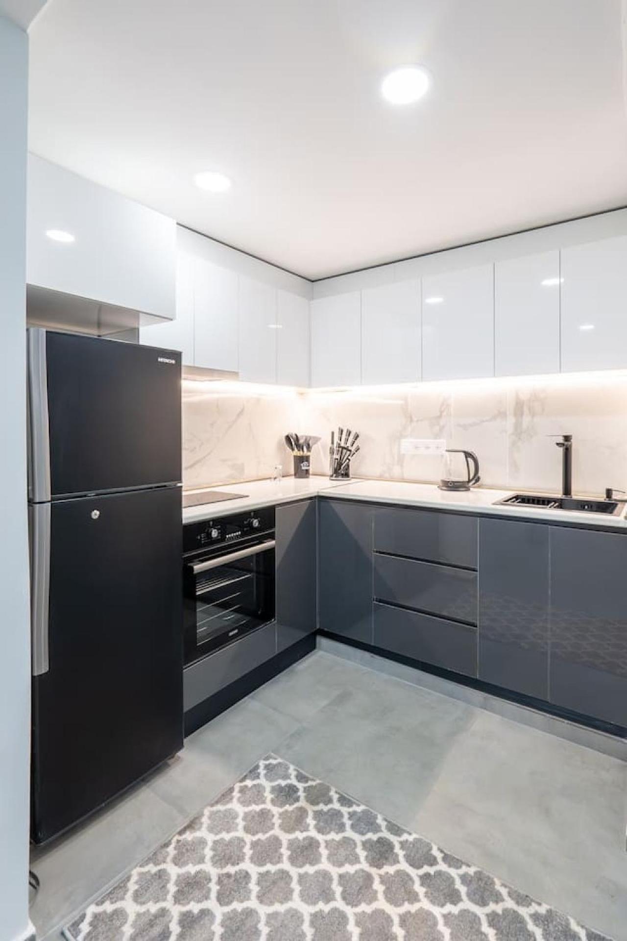 Charm of Tbilisi - Modern 1-BR Suite in Old Town view 4