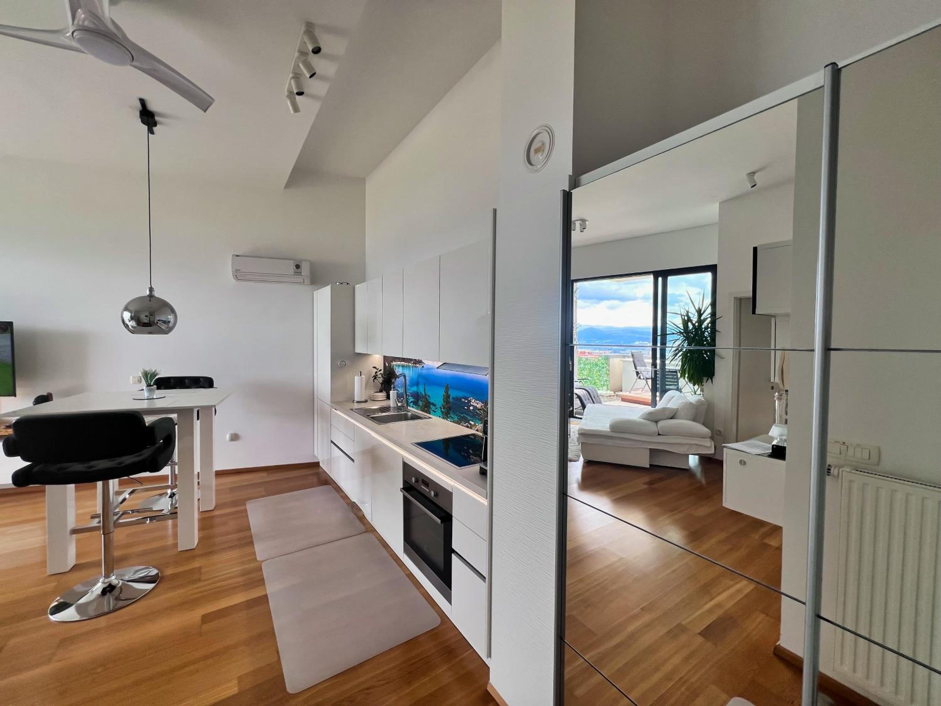 Lux -Luxury Sea and Mountains View Apartment-NEW