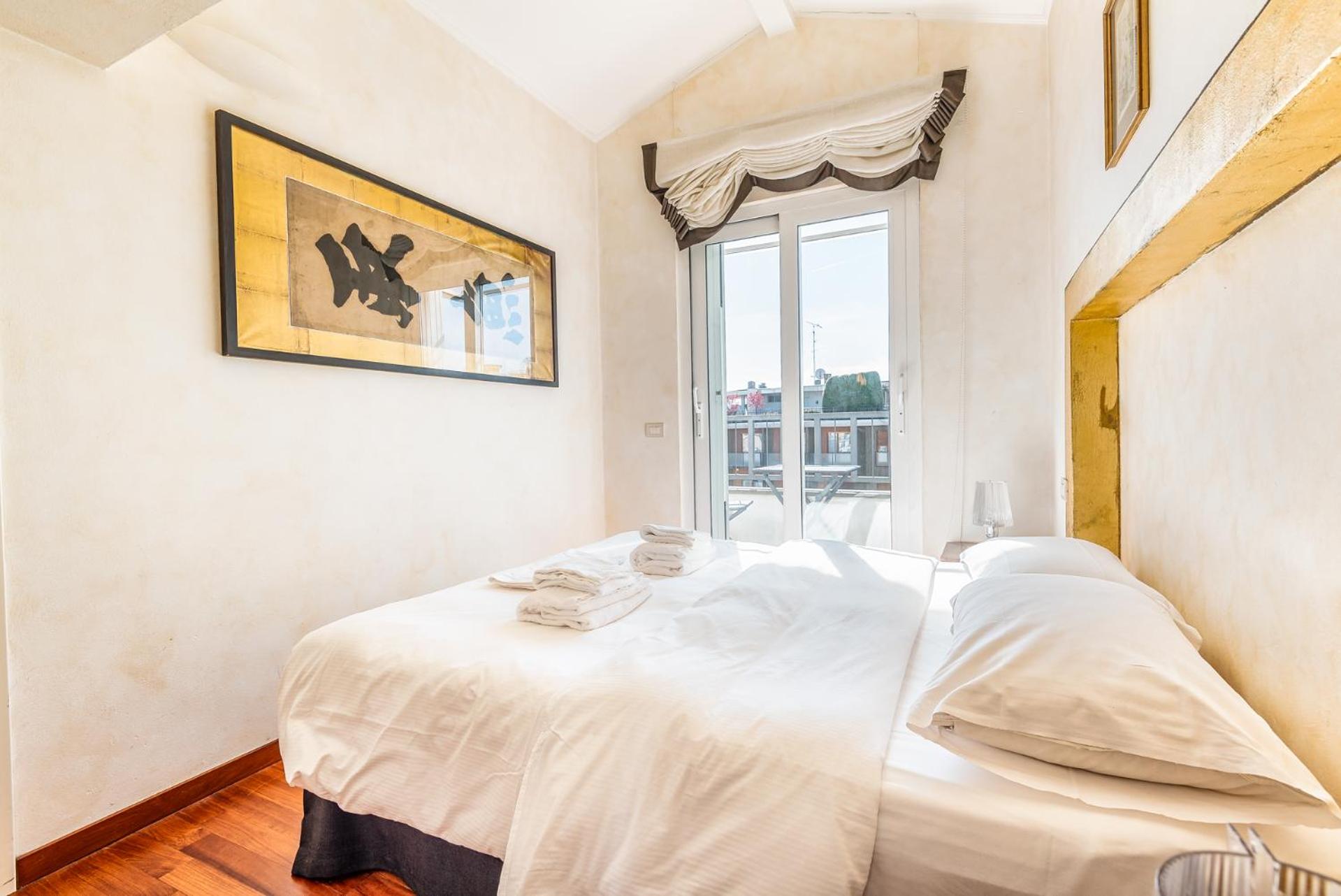 Brand New Central Milano Beatrice D'Este