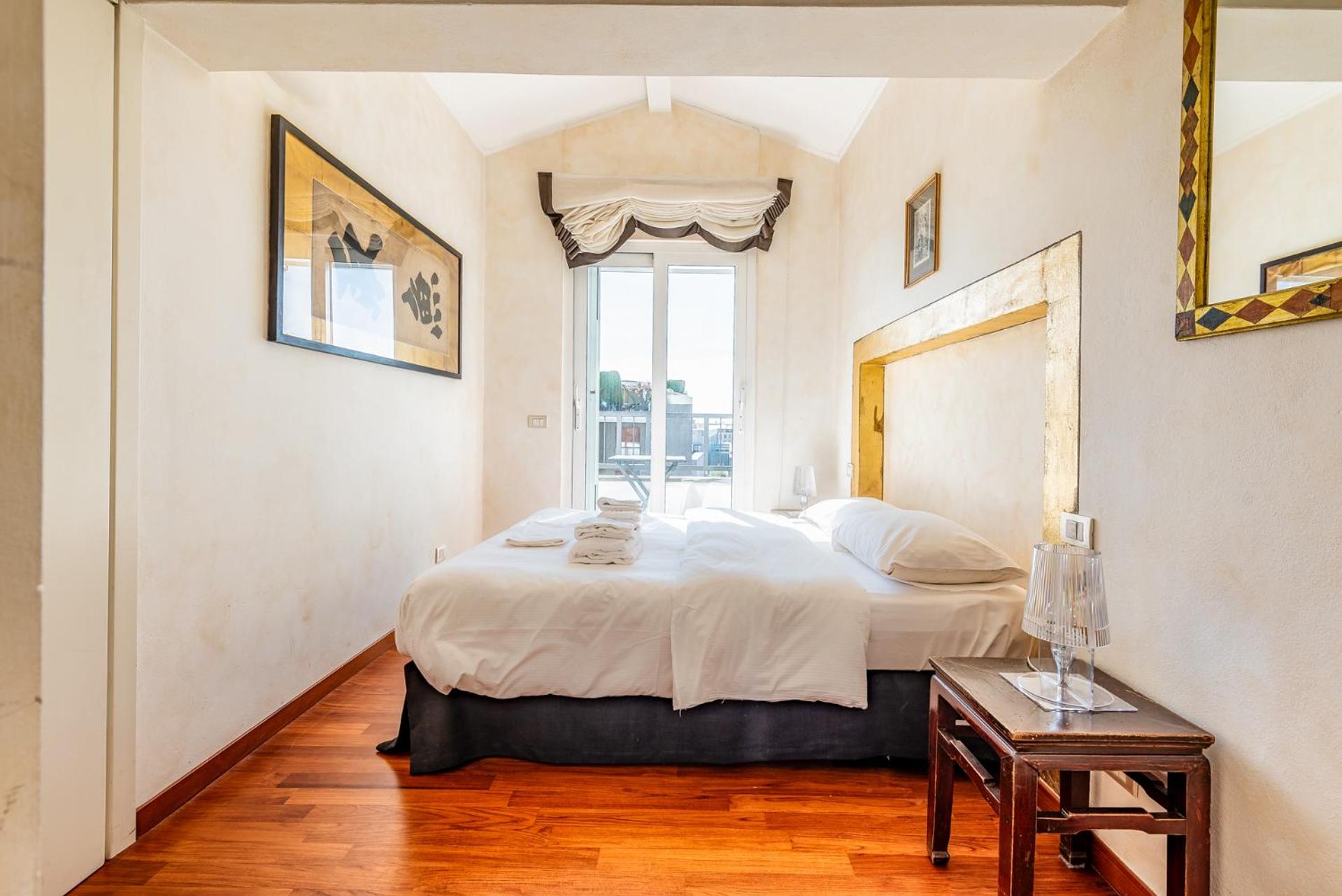 Brand New Central Milano Beatrice D'Este