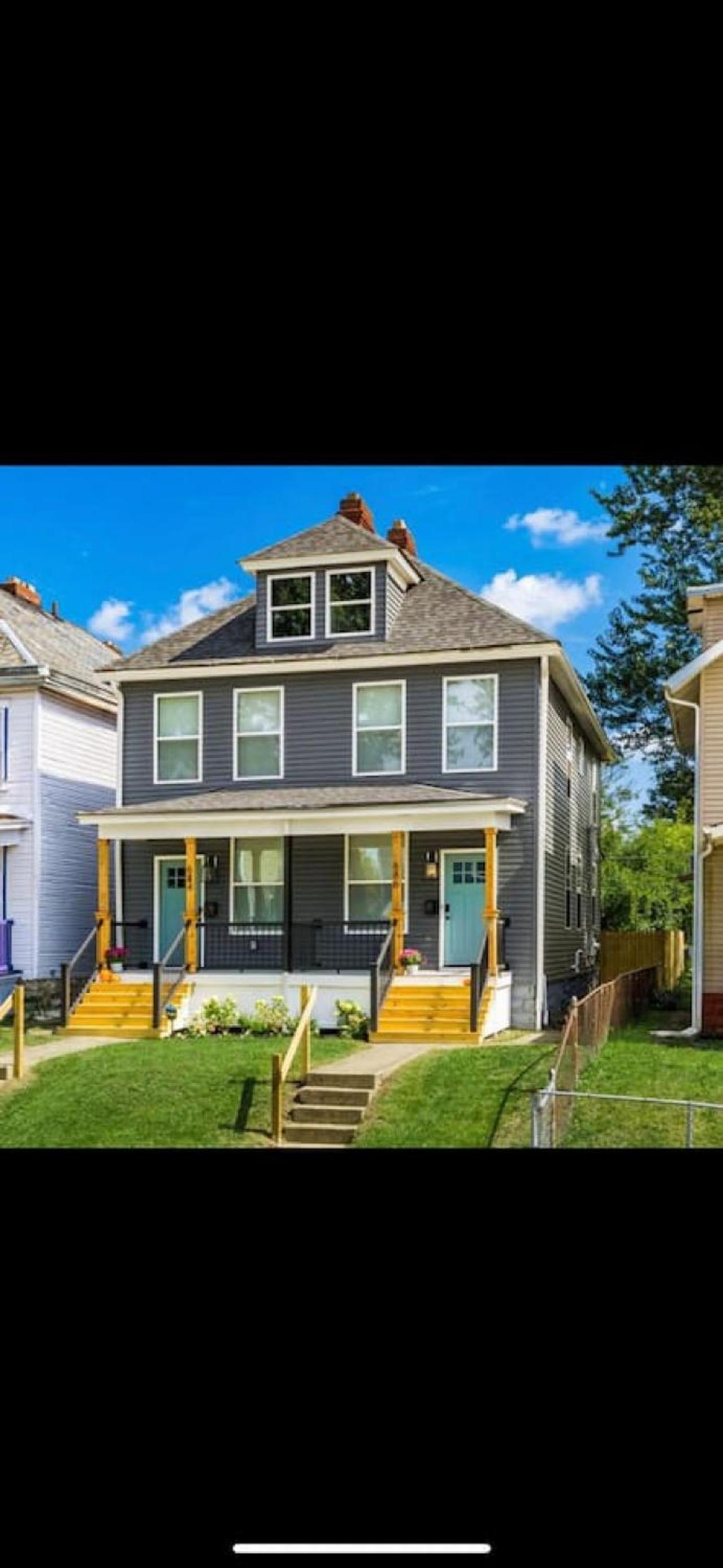 2 homes side by side downtown with fenced yard and hot tub view 4