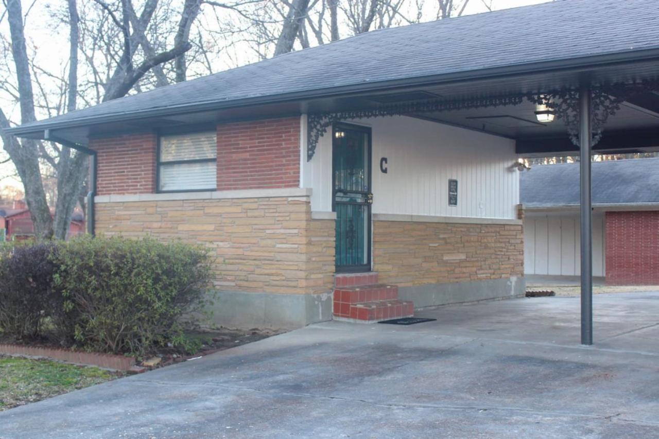 Cozy Studio near Graceland and Kitchenette with Free parking view 5